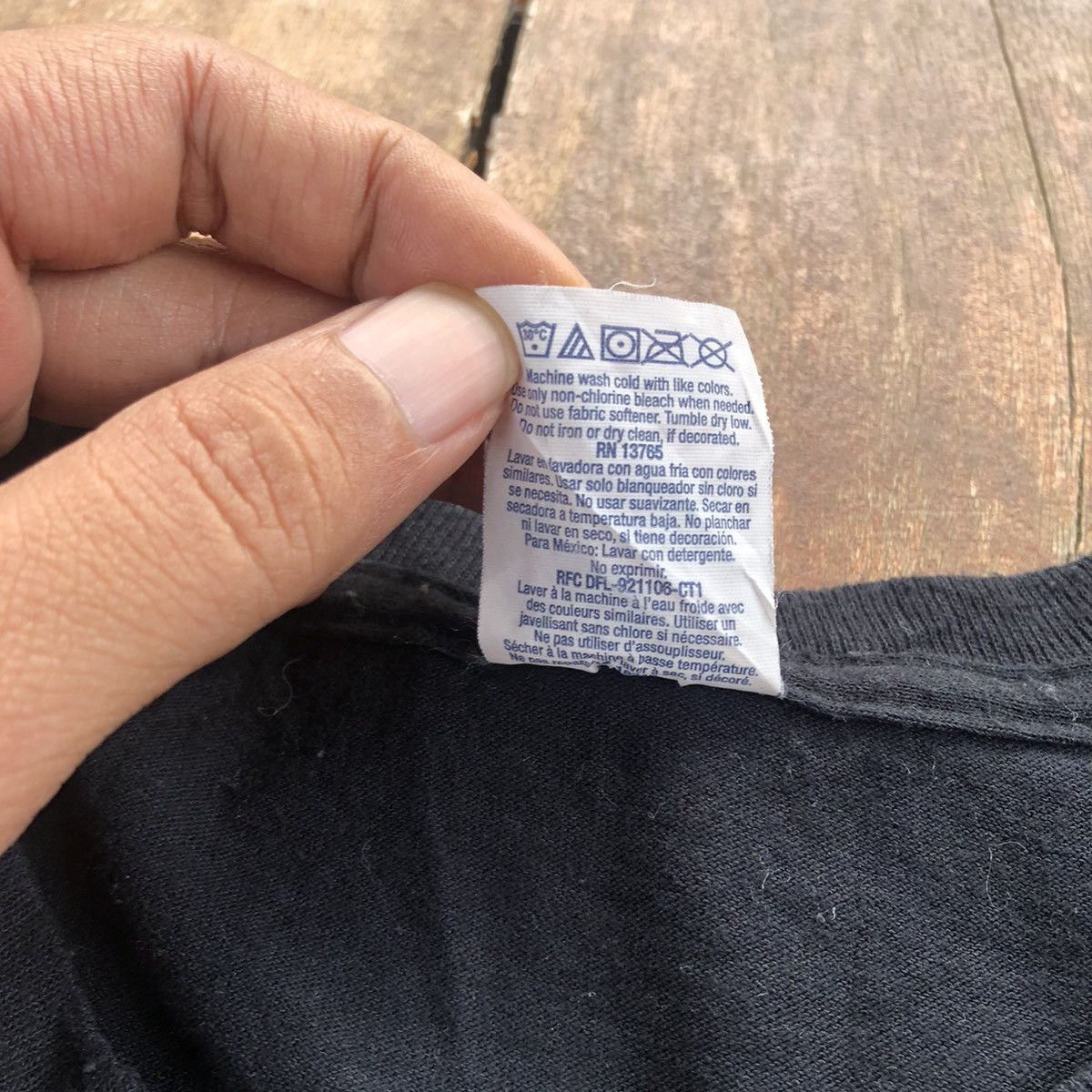 Japanese Brand Thrashed Faded Pablo Escobar PLUG Rare Shirt Size US XL / EU 56 / 4 - 7 Thumbnail
