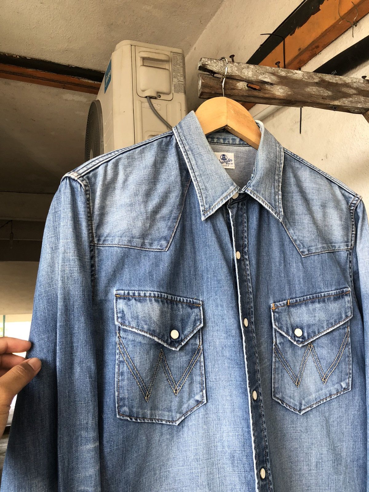 Vintage Nice🔥Vintage Wrangler Distressed Cowboy Style Western Shirt Size US L / EU 52-54 / 3 - 7 Thumbnail