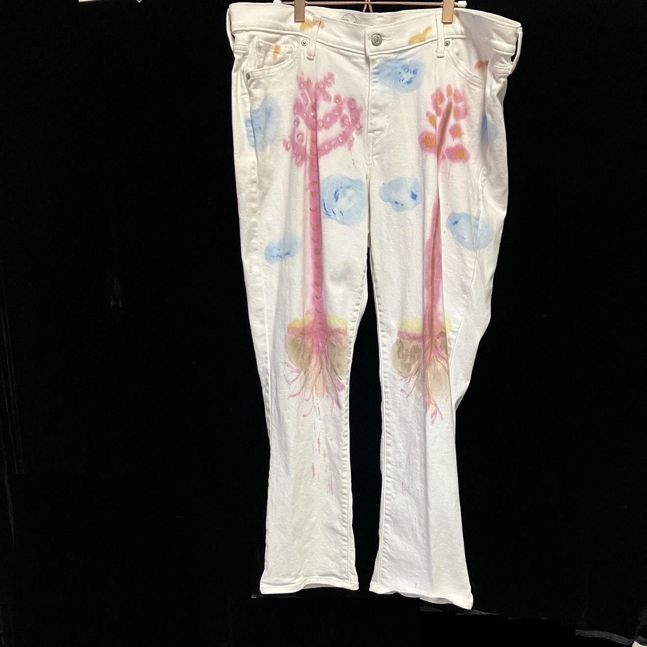 Other White Levis w/ tree to roots paintings Size 38" / US 16 / IT 52 - 1 Thumbnail
