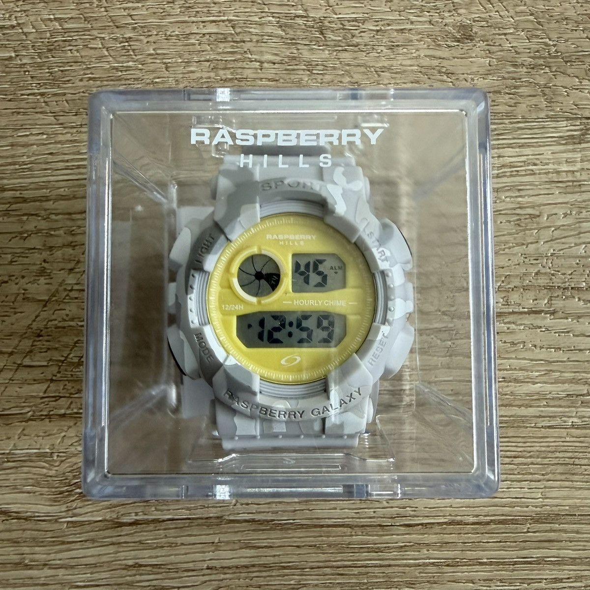 The GV Gallery Gv Gallery GV Shock Watch Size ONE SIZE - 1 Thumbnail