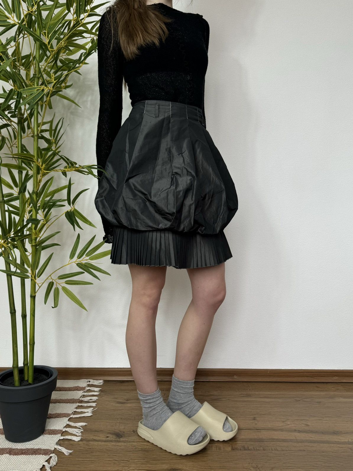 Vintage VINTAGE PLEATED BLOWN NYLON SHINY SKIRT Size 30" / US 8 / IT 44 - 2 Thumbnail