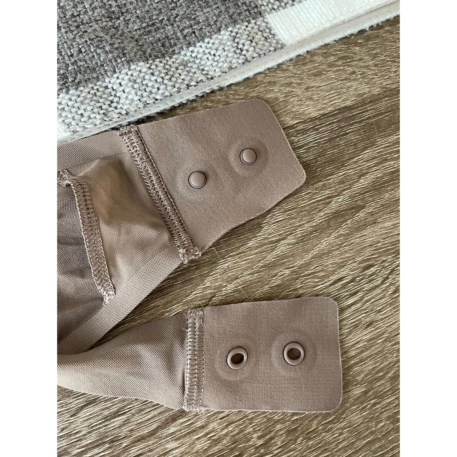Lululemon Lululemon Long Sleeve Bodysuit Beige Womens Large Set of 2 Size L / US 10 / IT 46 - 5 Thumbnail
