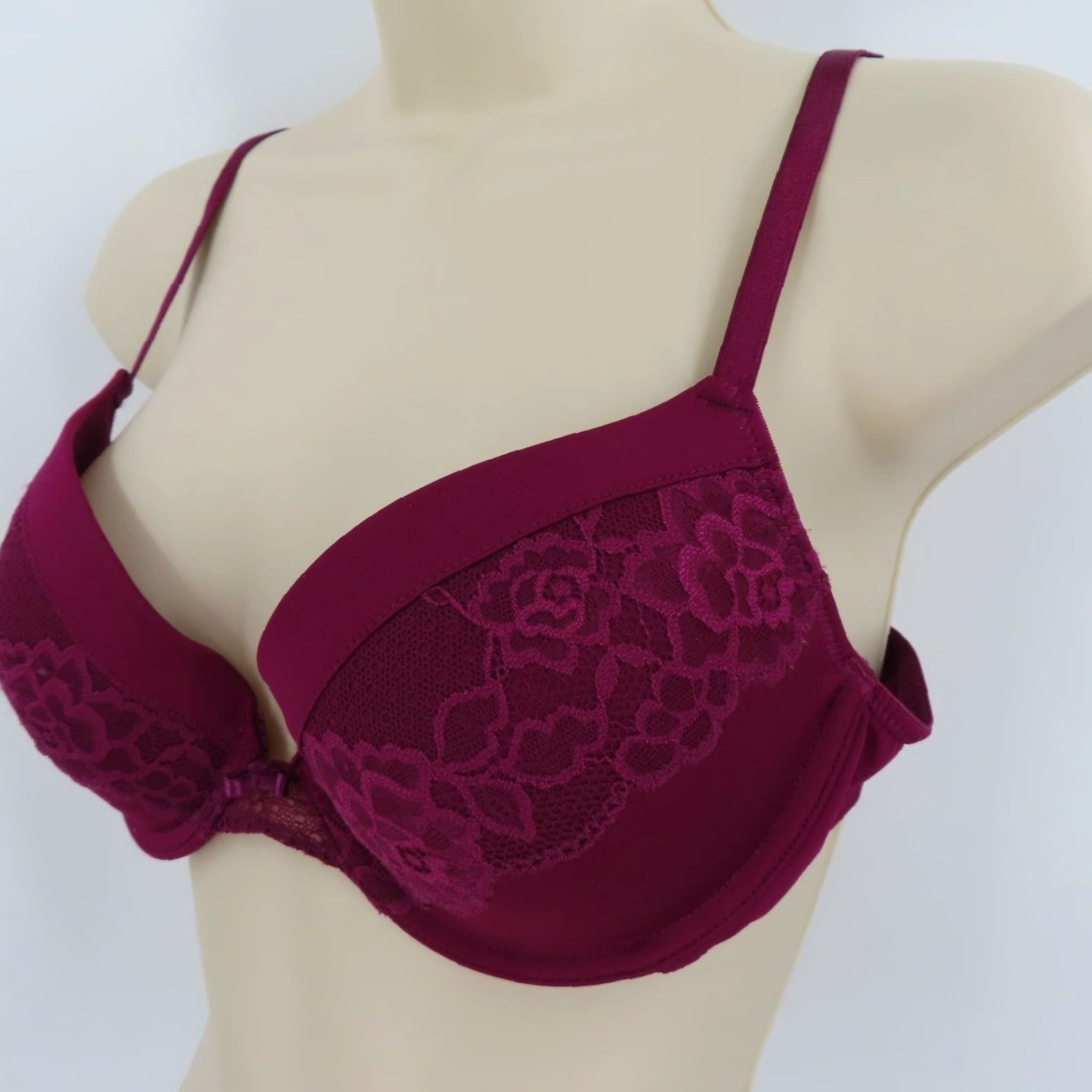 Vintage **Purple Maidenform 36B Flower Push Up Bra** User: **Underwire Padded 36B Purple Maidenform Flower Push Up Bra** Size ONE SIZE - 4 Thumbnail