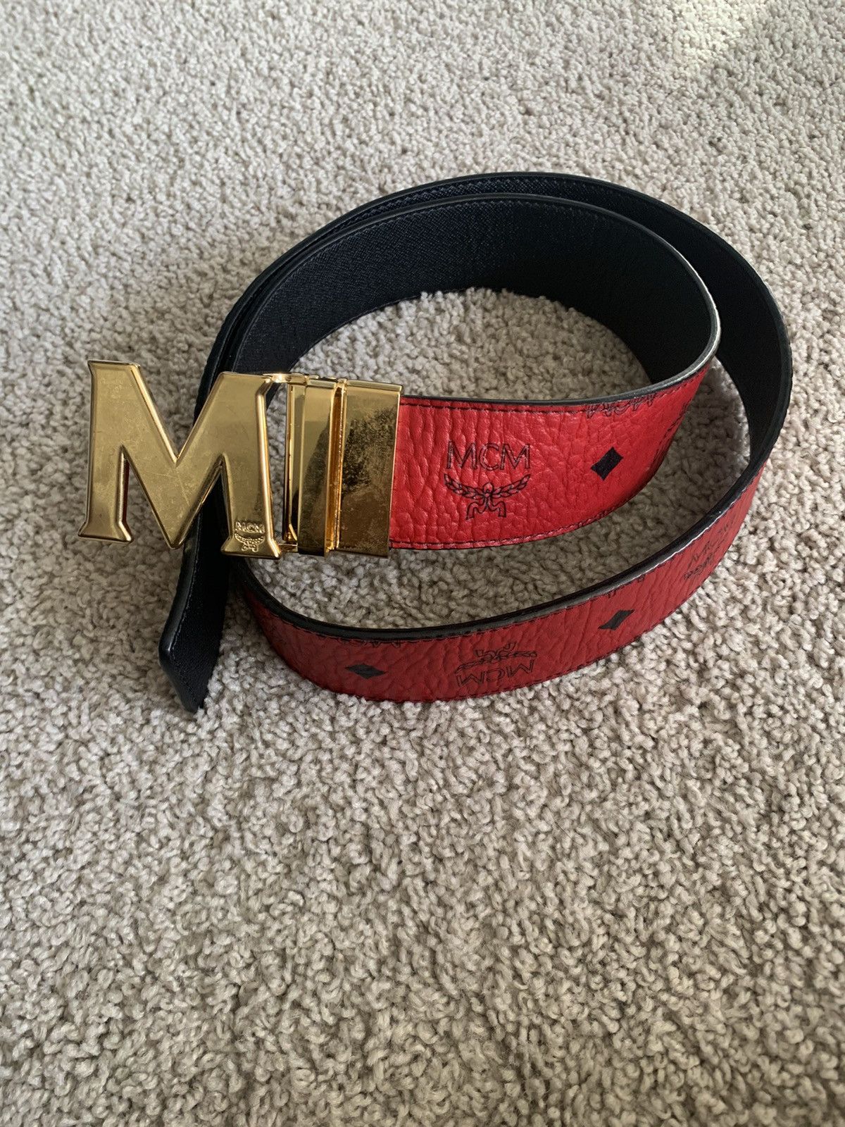Pre-owned Mcm Claus M Red Gold Leather Reversible Visetos Belt