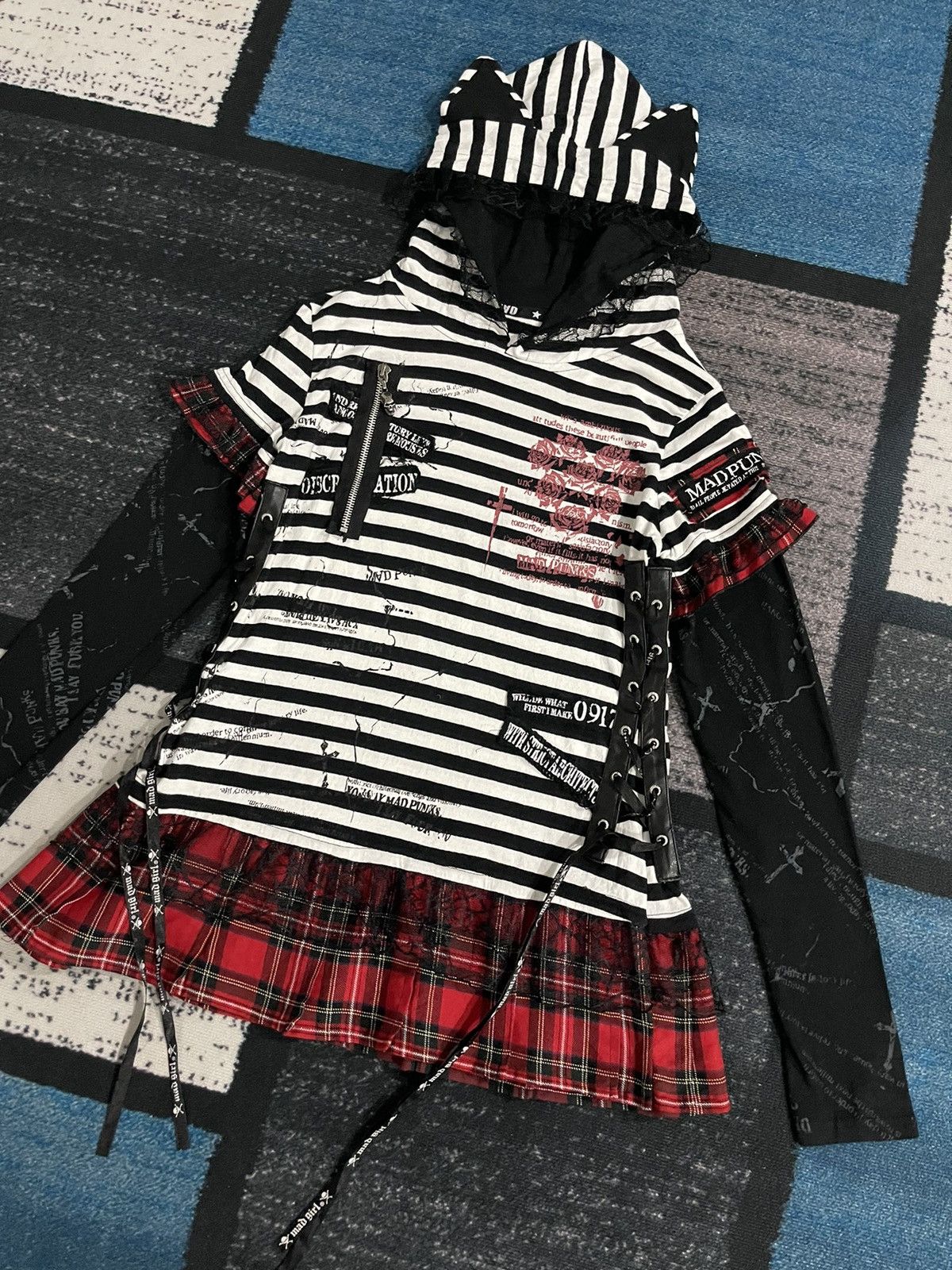 Japanese Brand 📌Binding Offer📌Vintage Mad Punk Girl Longsleeve Hoodie Size M / US 6-8 / IT 42-44 - 3 Thumbnail
