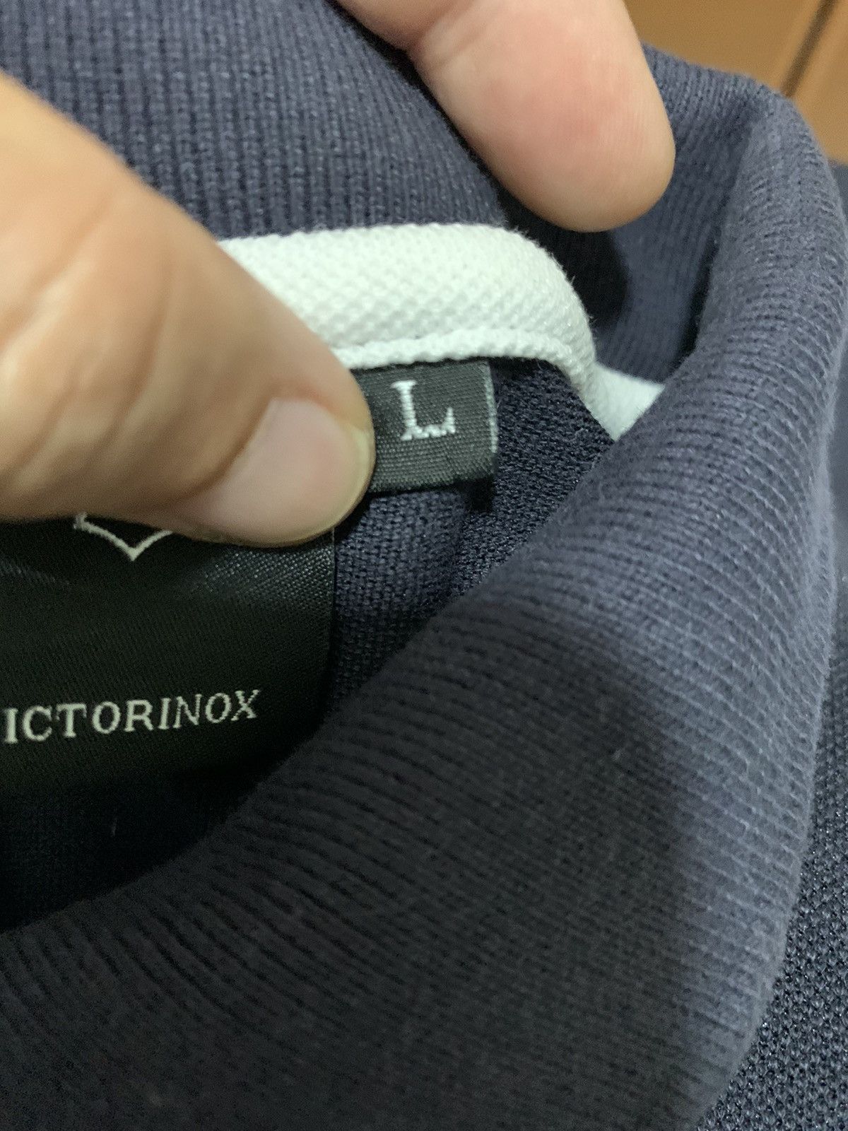 Victorinox Victorinox Polo Shirt Swiss Cross Shield Emblem Size US L / EU 52-54 / 3 - 13 Thumbnail