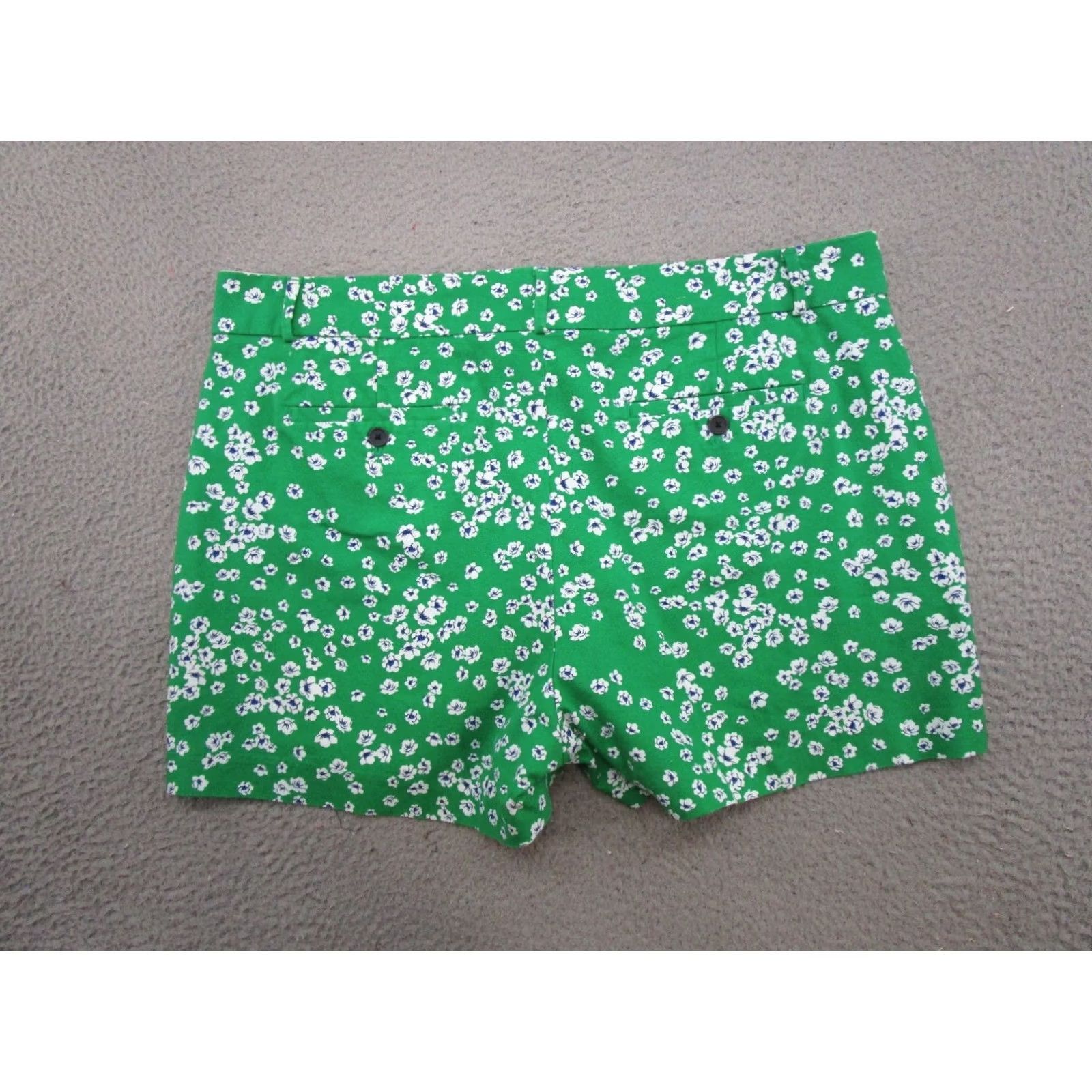 Banana Republic Banana Republic Floral Green Chino Shorts Women's Plus Size 18 Summer Cotton Blend Knit Stretch Front Flat Front Pocket Slash Vintage? No, not Vintage Size 40" / US 18 - 7 Thumbnail