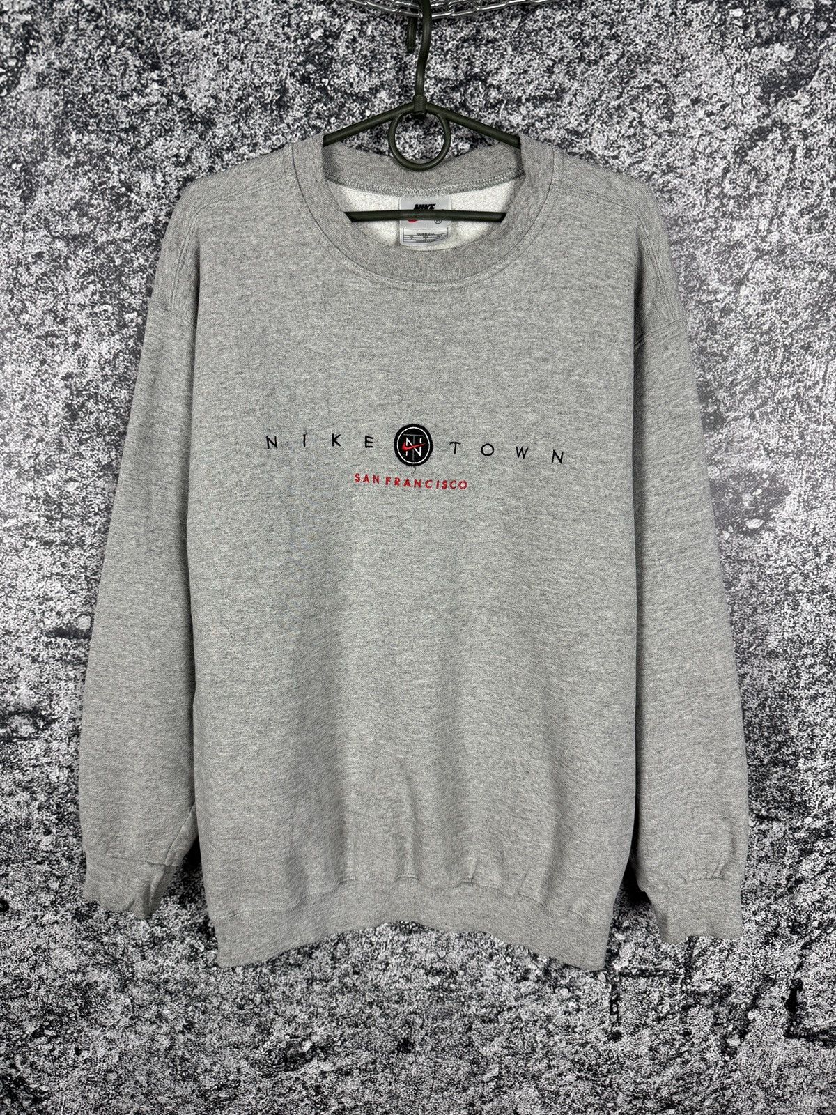 Nike Nike Town Vintage 90s Sweatshirt Big Logo Pullover Size M Size US M / EU 48-50 / 2 - 1 Thumbnail