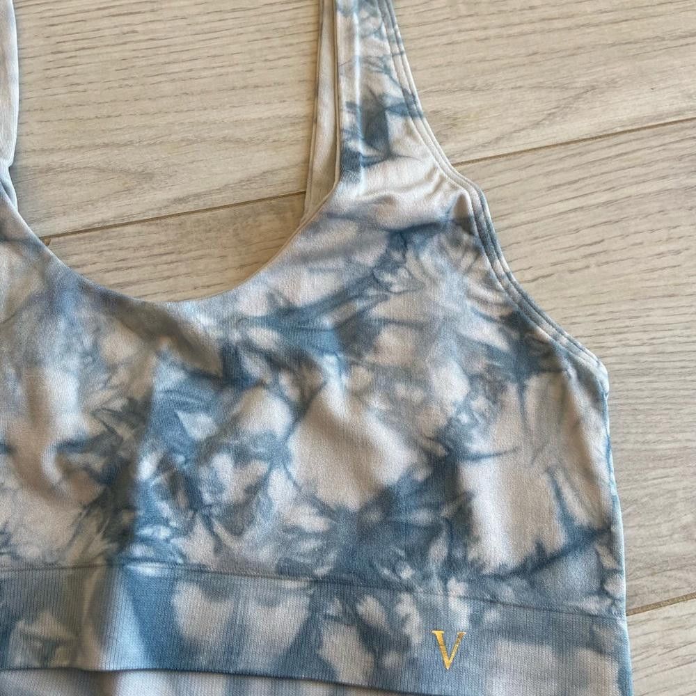 Designer Victoria's Secret Blue and White Tie Dye Scoop Sports Bra Size ONE SIZE - 2 Thumbnail
