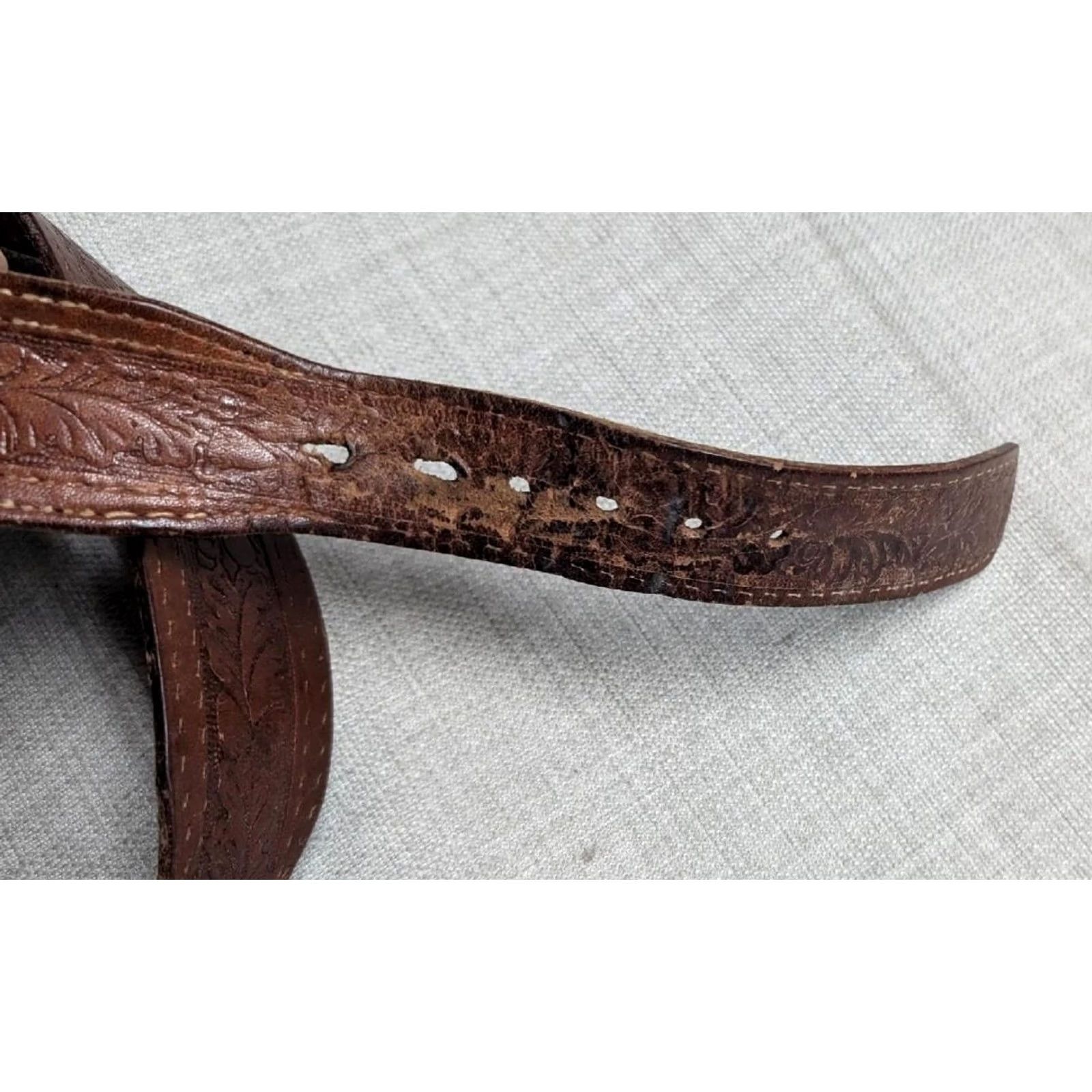 Vintage VINTAGE western belt Tooled brown cowhide leather 34 belt Men Regular 34 width 1-7/8" patina rodeo southwest buckle tapered belts Size 34 - 6 Thumbnail