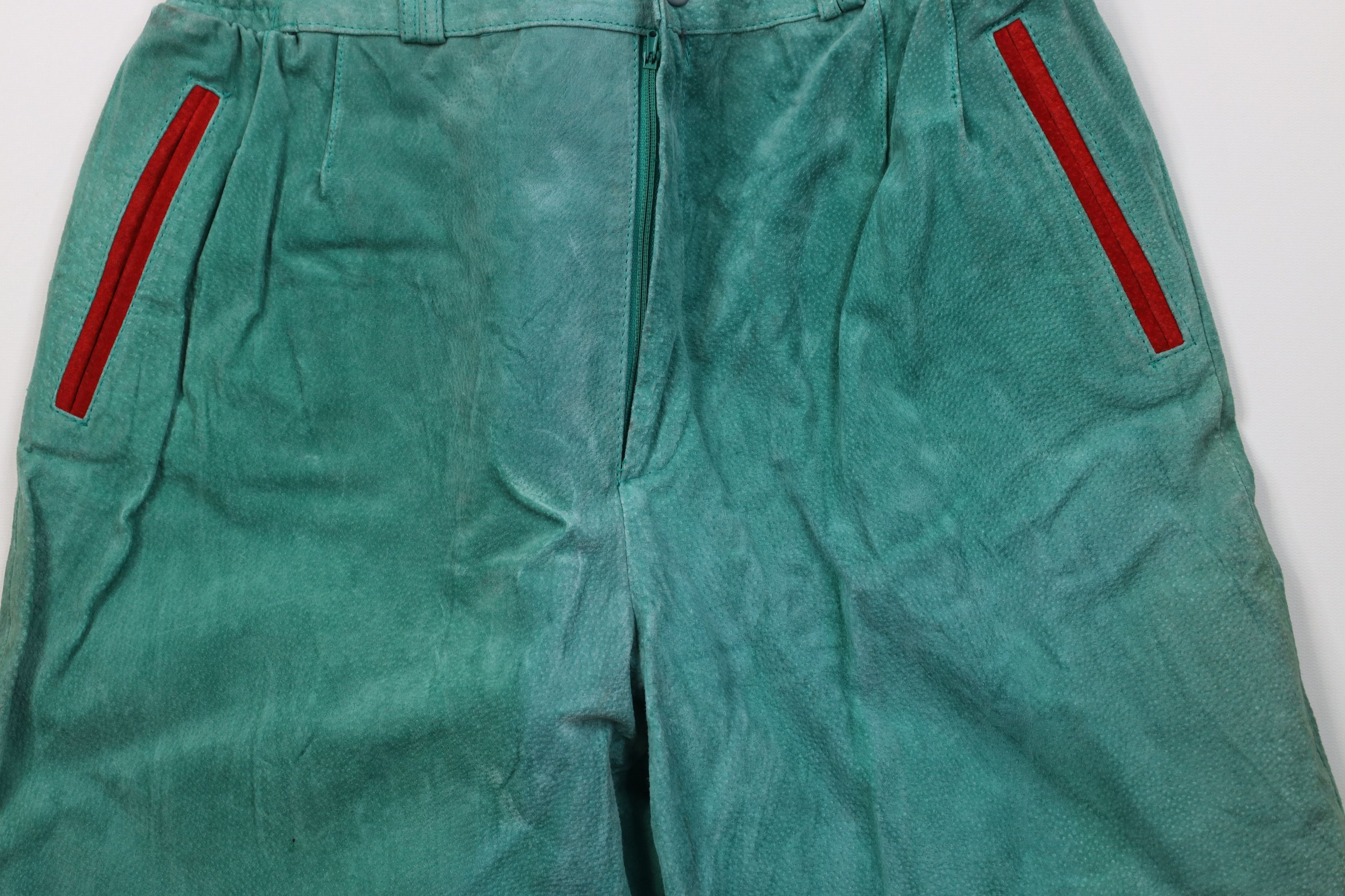Vintage Vintage 90s Streetwear Suede Leather Shorts Green Red Size US 32 / EU 48 - 3 Thumbnail