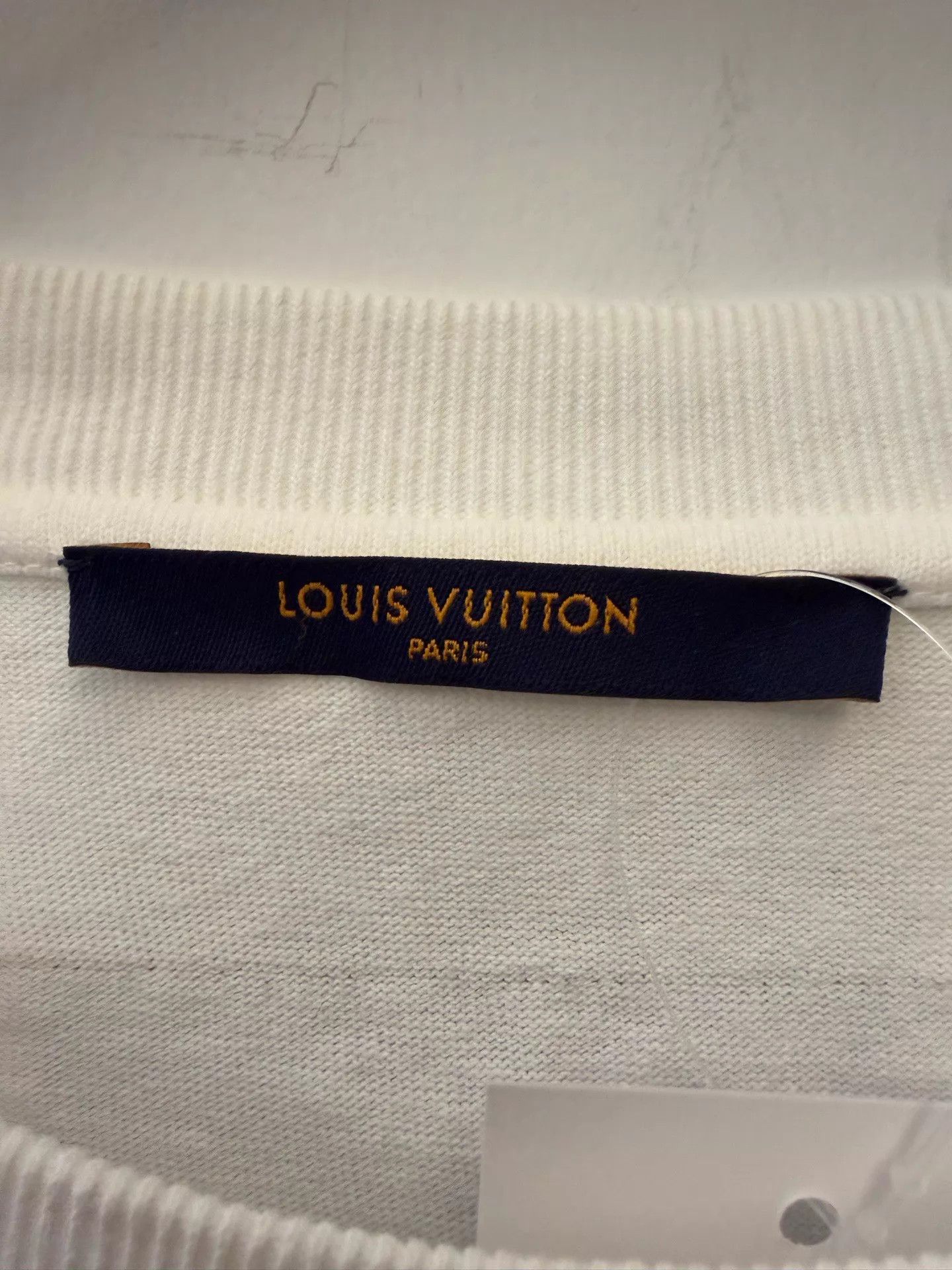 Louis Vuitton LOUIS VUITTON FW22 Crew SS White Tee Men's M Size US M / EU 48-50 / 2 - 2 Thumbnail