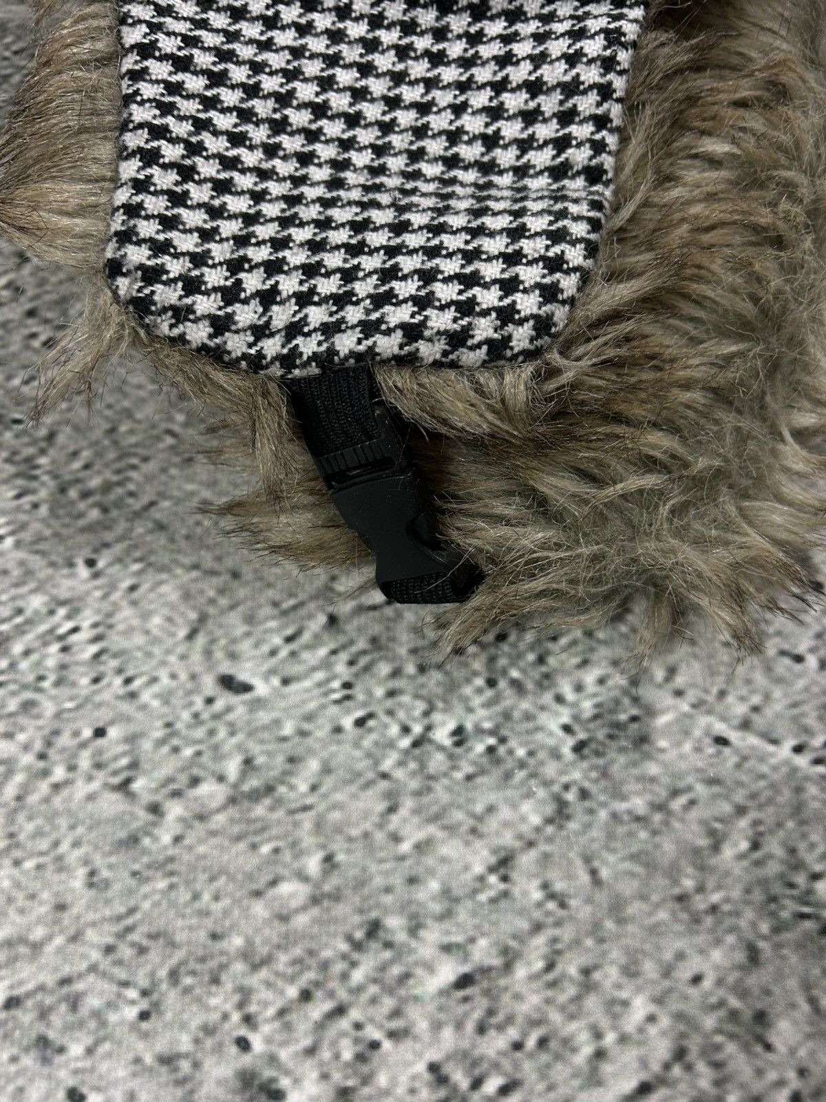 Vintage Vintage ushanka trooper hat black white with fur Size ONE SIZE - 4 Thumbnail