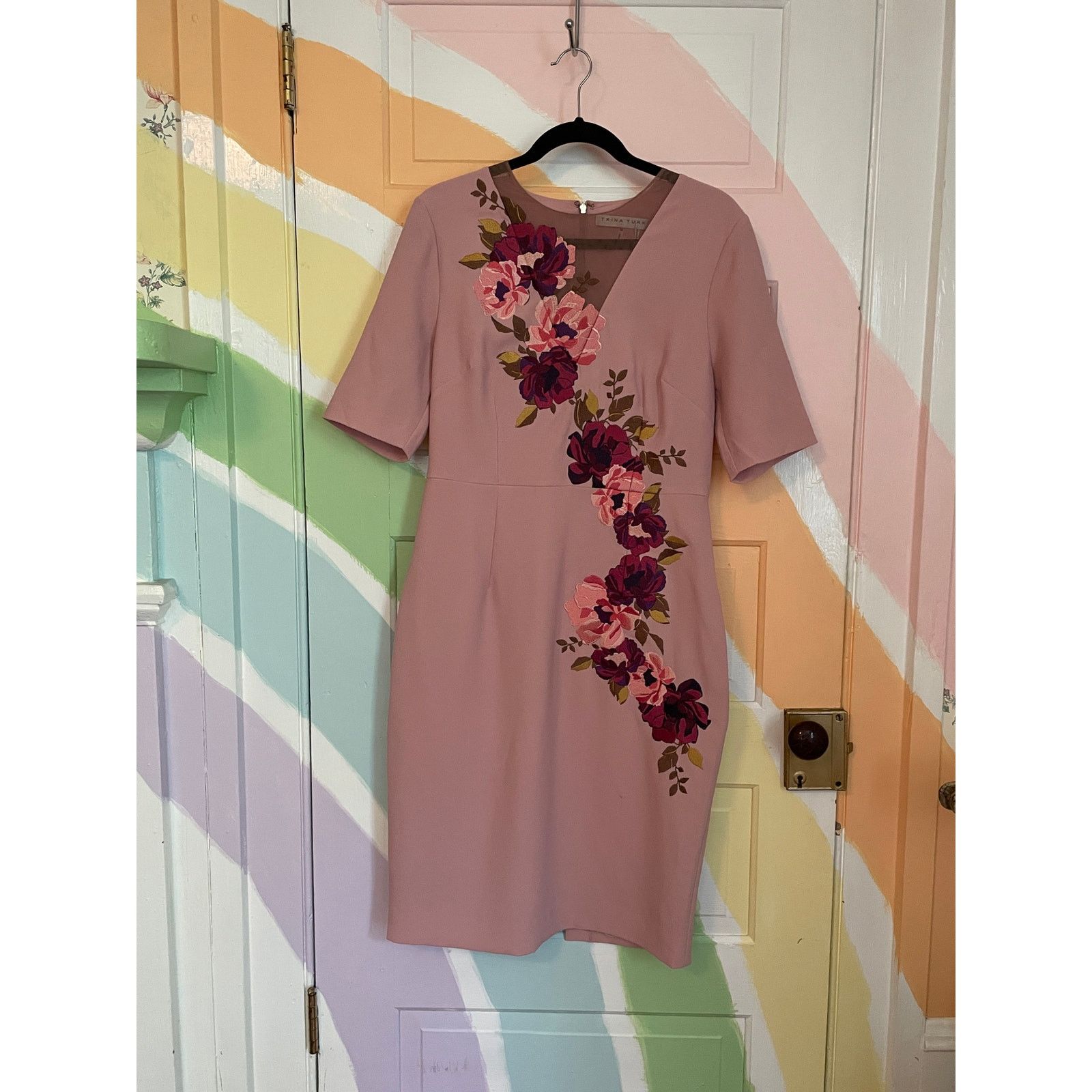 Trina Turk NWT Trina Turk Floral Embroidered Sheath Dress Blush Sz 10 Size L / US 10 / IT 46 - 6 Thumbnail
