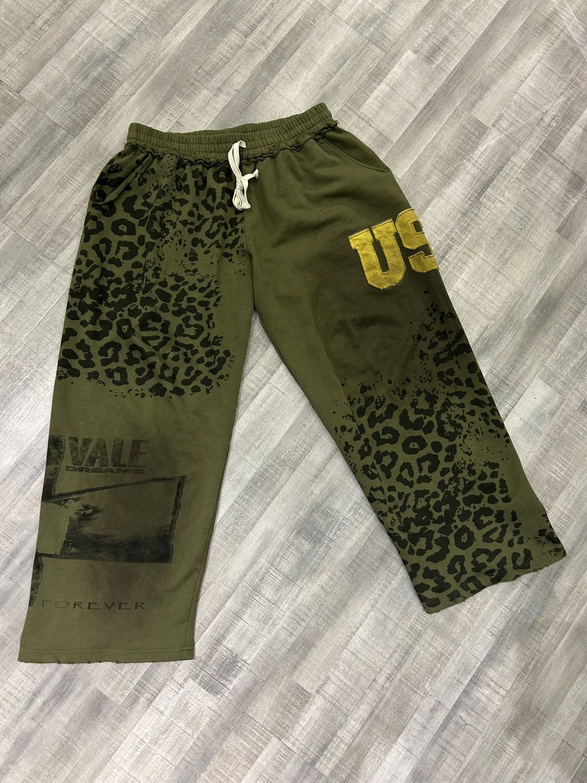 Vale Vale Forever Safari Sweatpants Size US 32 / EU 48 - 1 Thumbnail