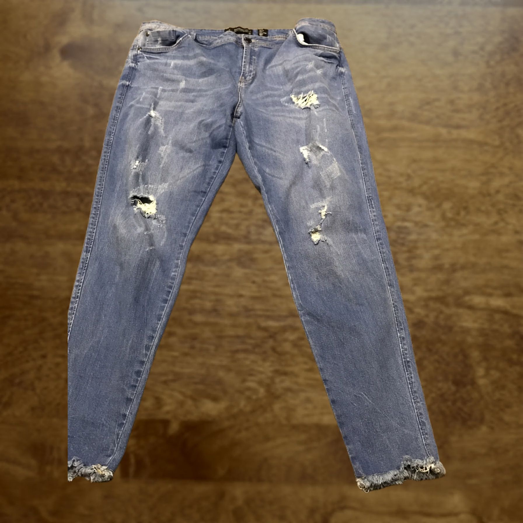 Vintage chic denim womens size 18 harley mid rise skinny jeans a9 SkinnyJeans Jeans Women Plus 40 in 29 in blue denim stretch Classic 2010s Size 40" / US 18 - 1 Thumbnail