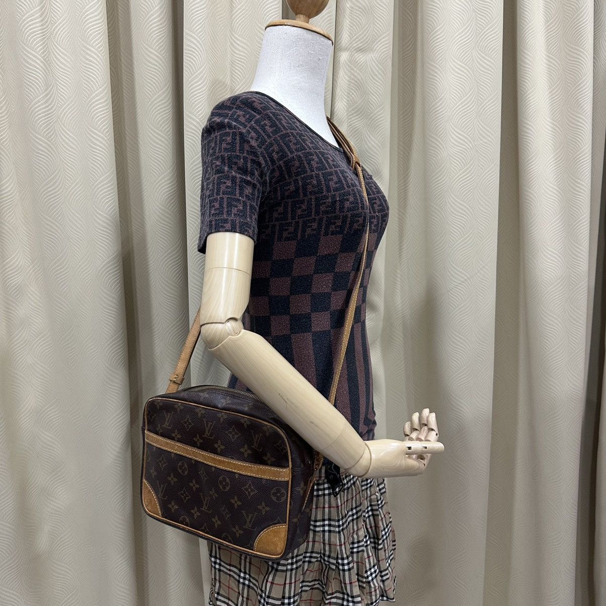 Louis Vuitton ‼️LASTDROP‼️ LOUIS VUITTON MONOGRAM TROCADERO 27 SHOULDER BAG Size ONE SIZE - 1 Thumbnail