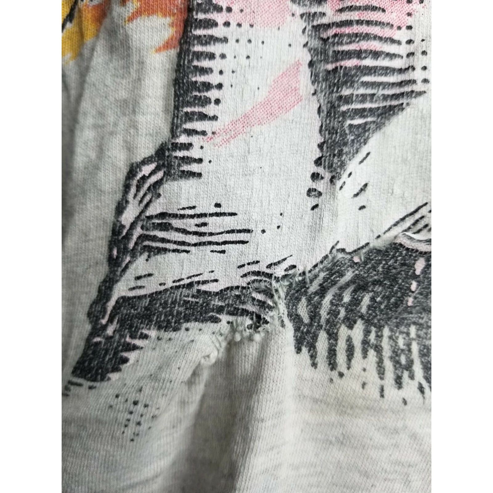 Delta VINTAGE 1986 Les Miserables Broadway Musical Graphic Tee Shirt Men’s Large Distressed Gray 80s Size US L / EU 52-54 / 3 - 6 Thumbnail