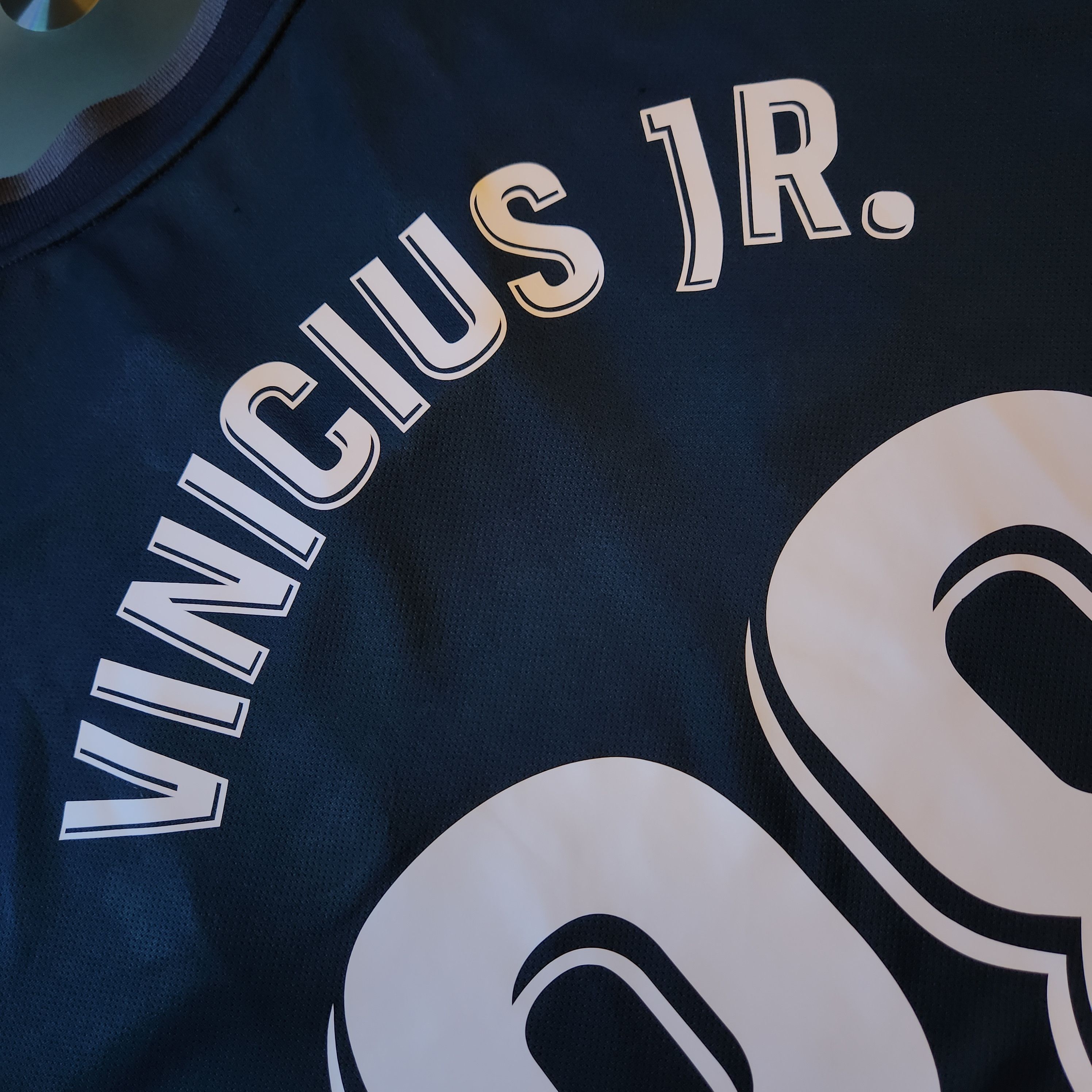 Adidas Authentic Real Madrid VINICIUS Jr 2018-2019 Away Jersey Size US S / EU 44-46 / 1 - 3 Thumbnail