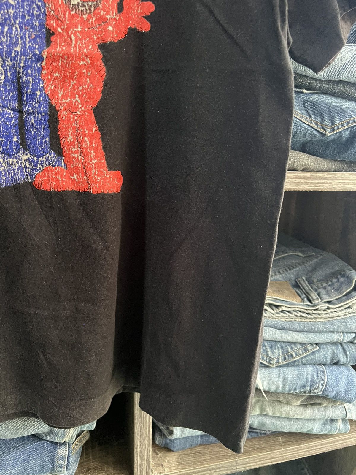 Kaws 🔥Uniqlo Kaws Sesame Street Tee Size US M / EU 48-50 / 2 - 9 Thumbnail