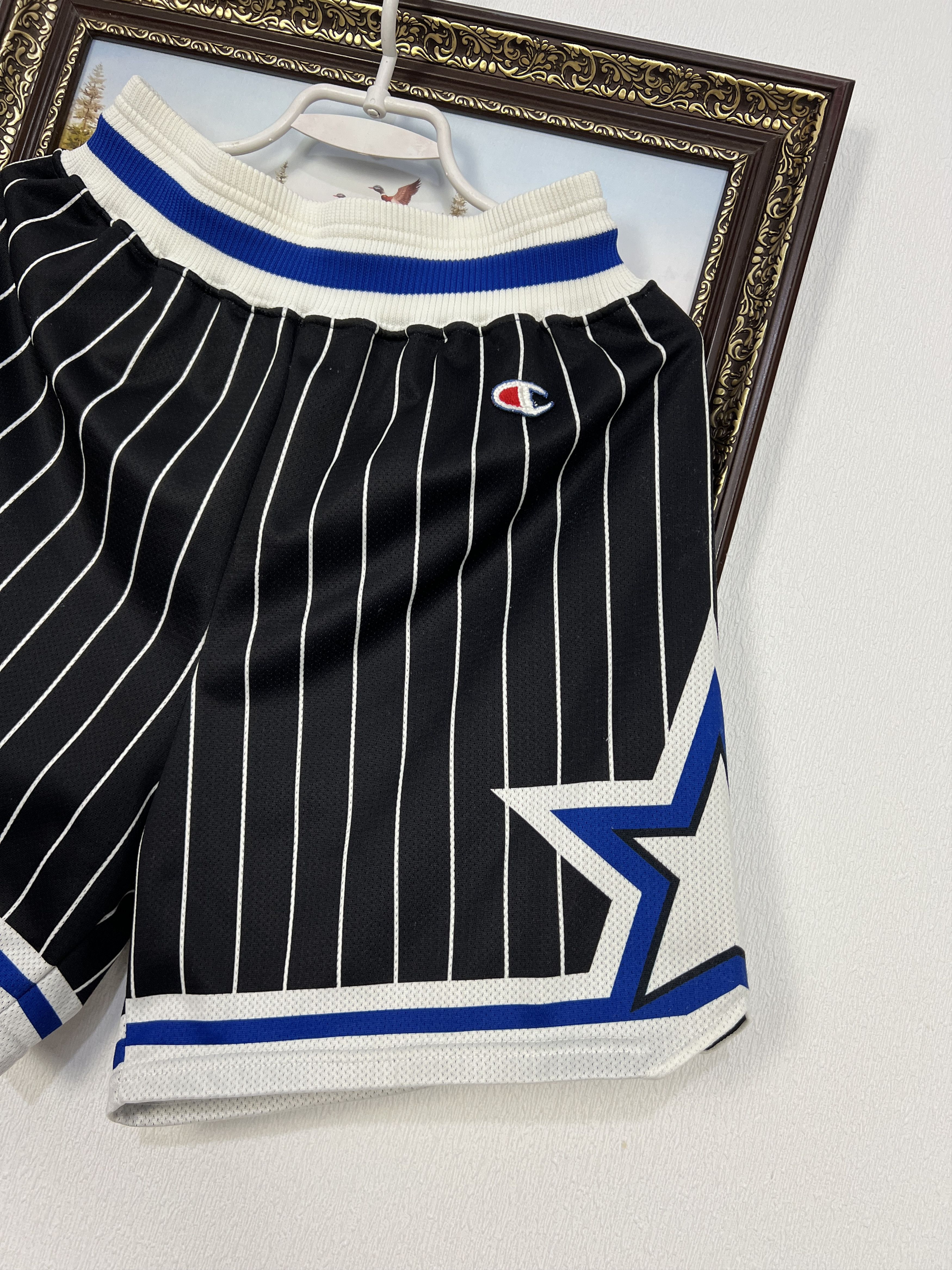 Champion Vintage 90's Champion Orlando Magic Basketball NBA Shorts Size US 30 / EU 46 - 2 Thumbnail