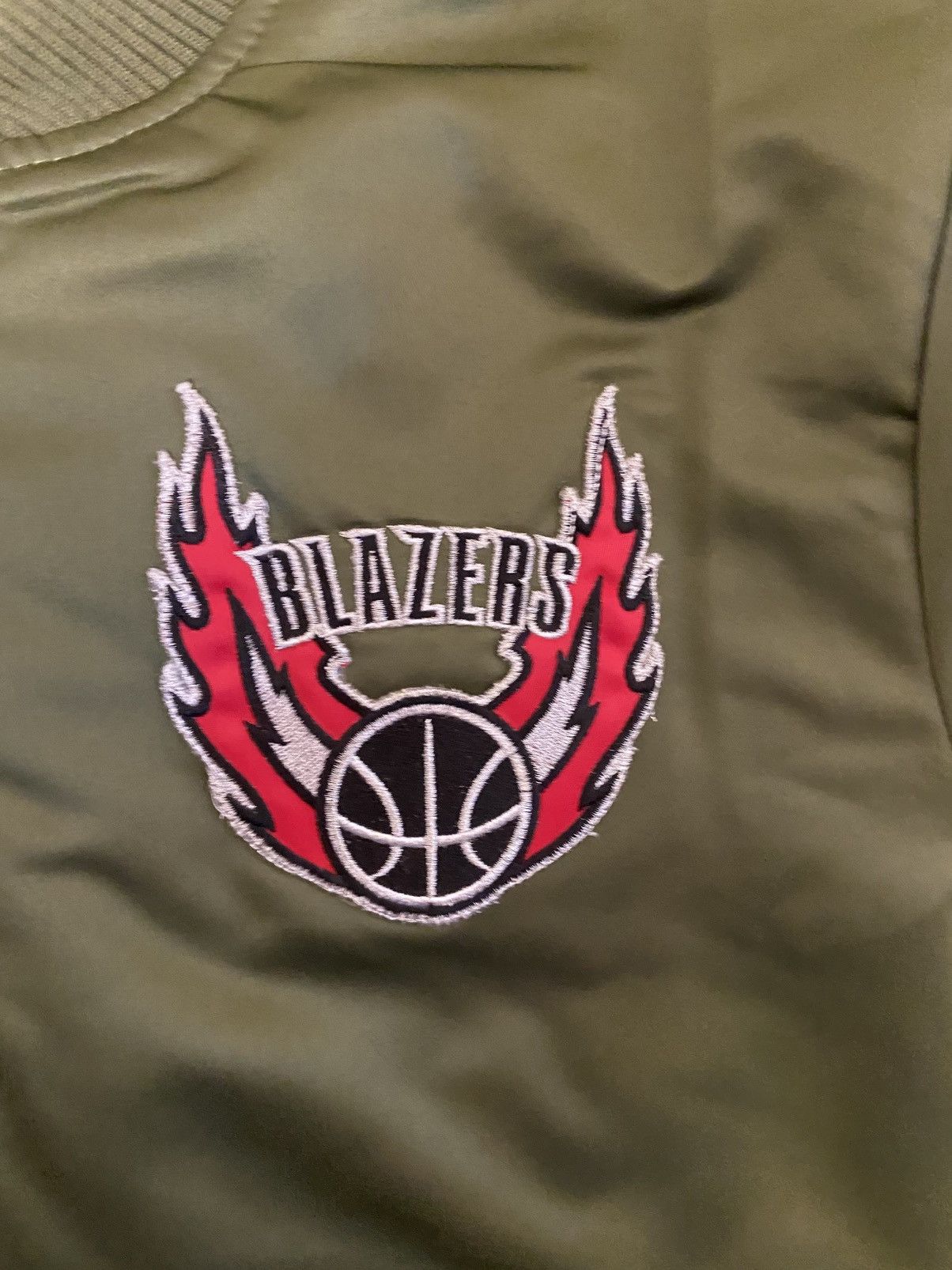 Mitchell & Ness × NBA × Vintage Mens Medium Limited Edition Portland Trailblazer Bomber Size US M / EU 48-50 / 2 - 4 Thumbnail