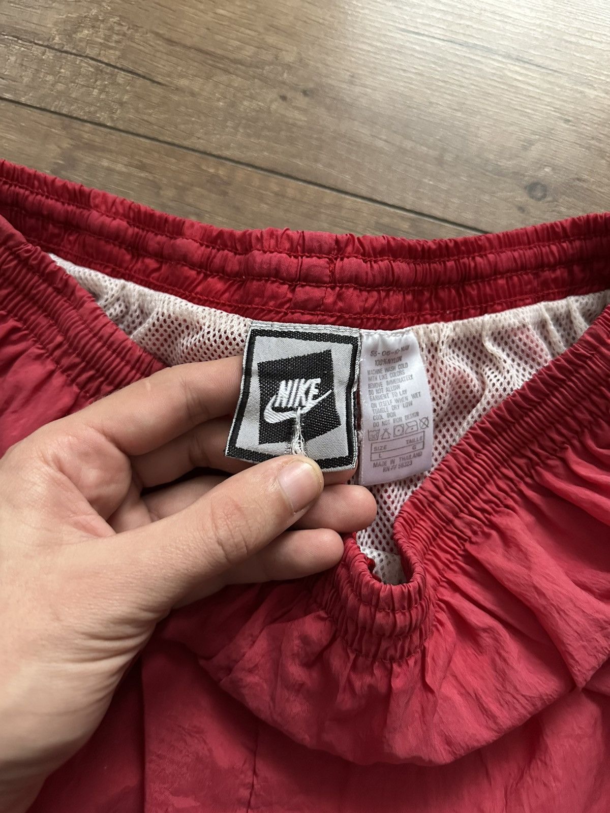 Nike Nike Vintage Nylon Shorts Big Logo 90s Size US 34 / EU 50 - 8 Thumbnail