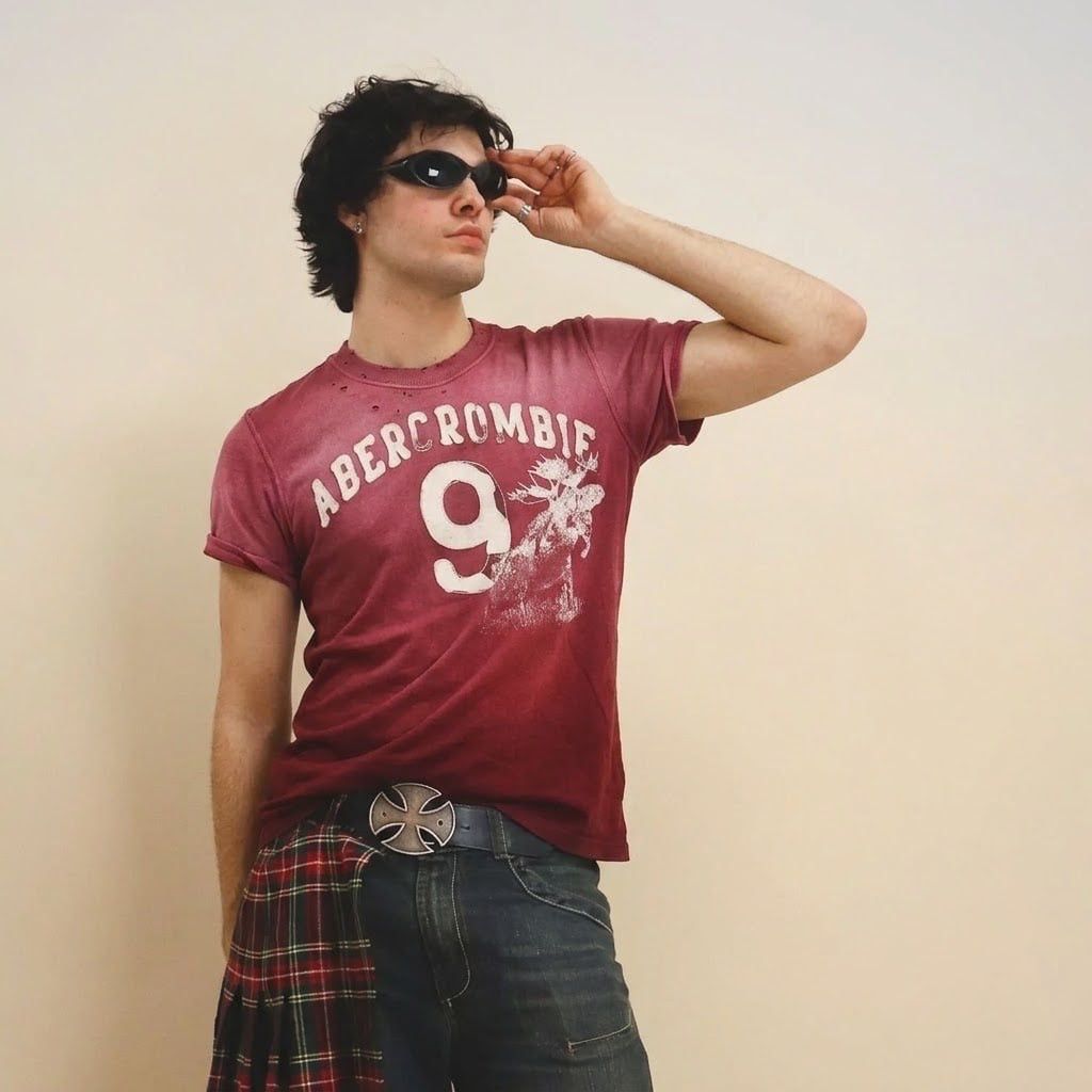 Abercrombie & Fitch Rare Abercrombie & Fitch Y2K Vintage t-shirt number ...