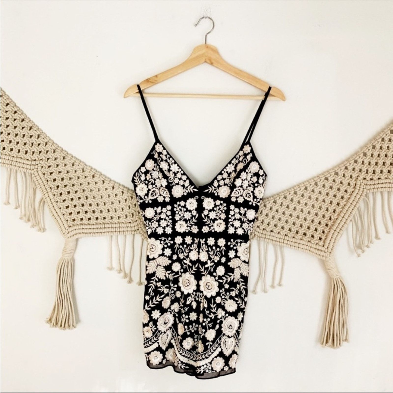 Nordstrom NEW REVOLVE Needle & Thread Brown Beaded Shorts Romper Tank Size 27" / US 4 / IT 40 - 4 Thumbnail