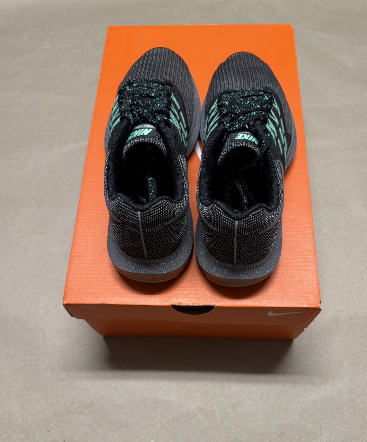 Nike Nike Swift Run SE Gunsmoke Green Glow women’s 7.5 Running! Size US 7.5 / IT 37.5 - 4 Thumbnail