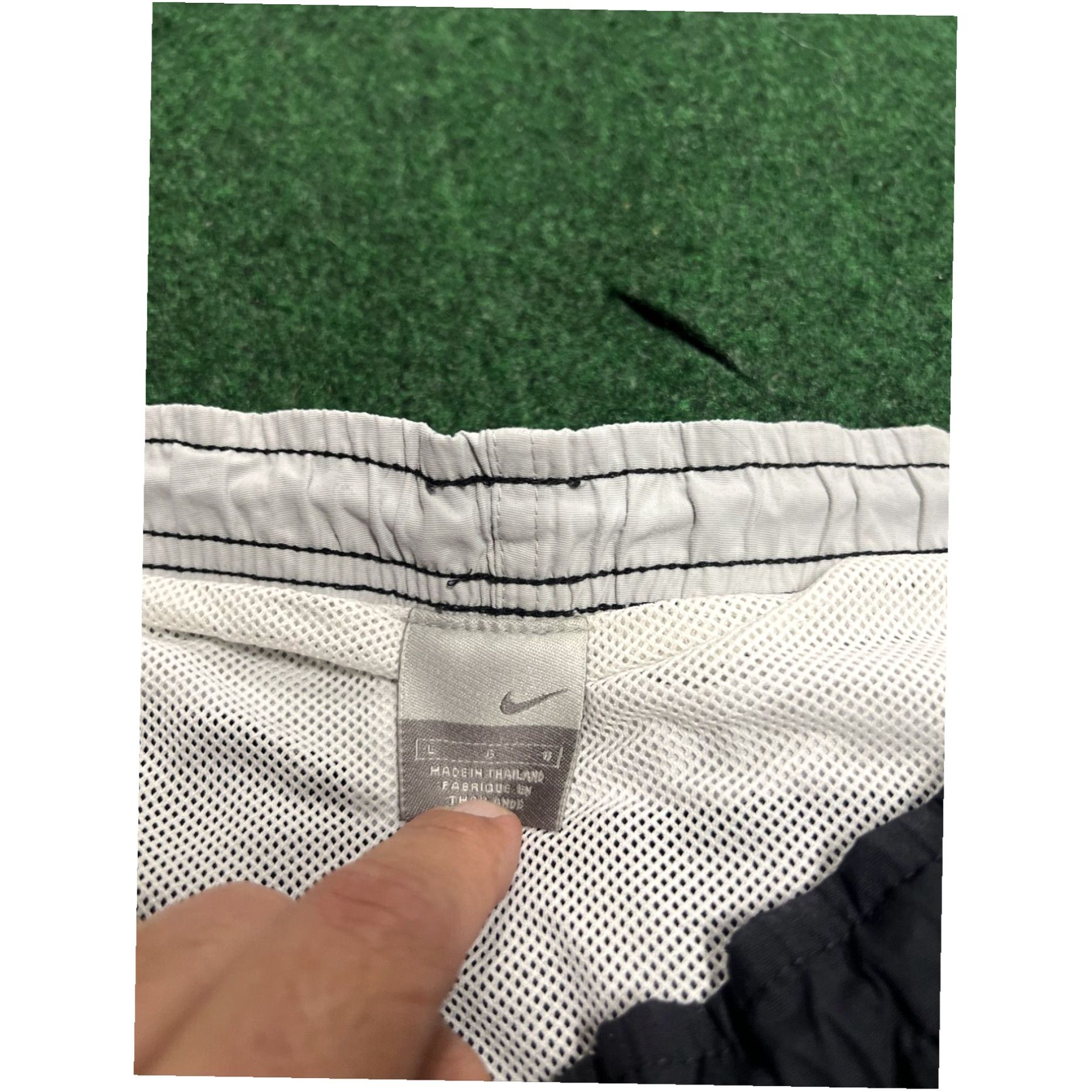 Nike Vintage Y2K Nike Mens Black Swim Shorts Trunks Large Spell Out Gray Swoosh Logo Size US 33 - 4 Thumbnail