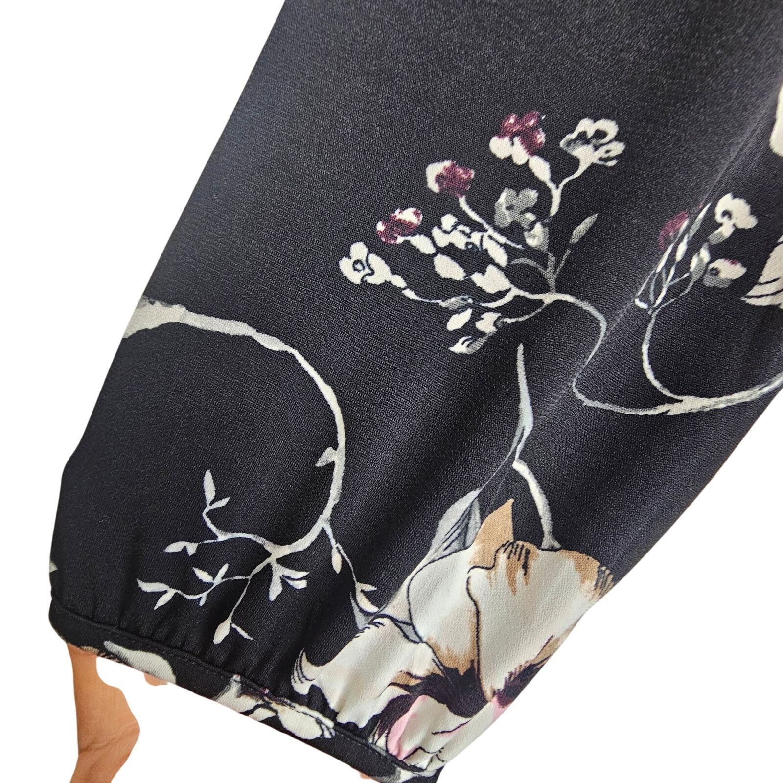 White House Black Market White House Black Market Womens Floral Blouse Sz L Romantic Size L / US 10 / IT 46 - 4 Thumbnail