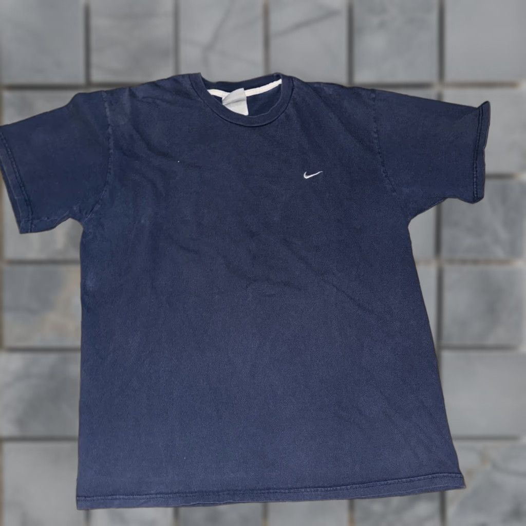 Nike VINTAGE Nike T-Shirt XL Blue 21x26.5 Mens Metal Tag Y2K Size US XL / EU 56 / 4 - 1 Thumbnail