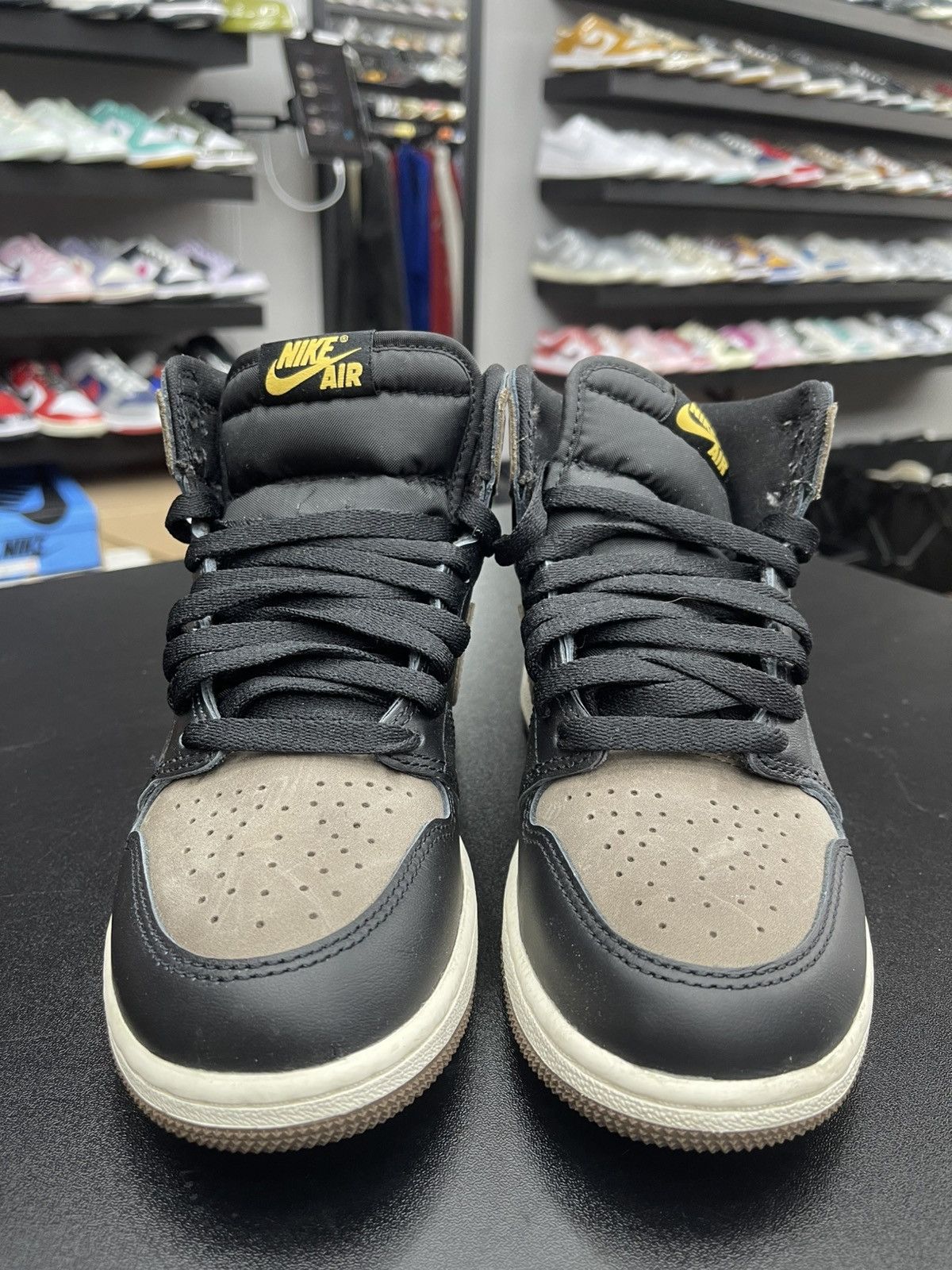 Jordan Brand Size 4.5y - Jordan 1 Palomino Gently Used OG All! Size US 5 / EU 37 - 2 Thumbnail