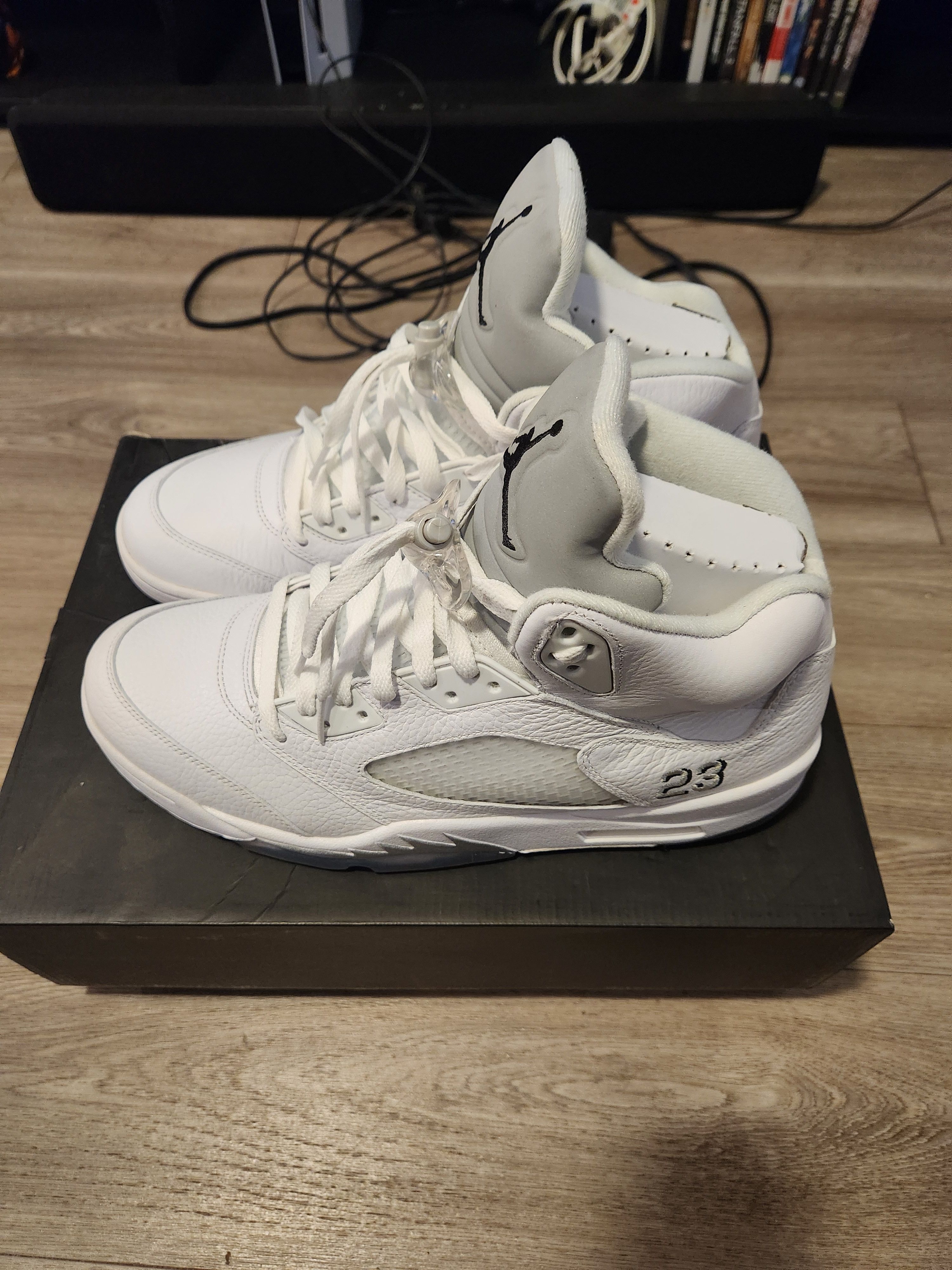 Jordan Brand Jordan 5 white metallic Size US 12.5 / EU 45-46 - 2 Thumbnail