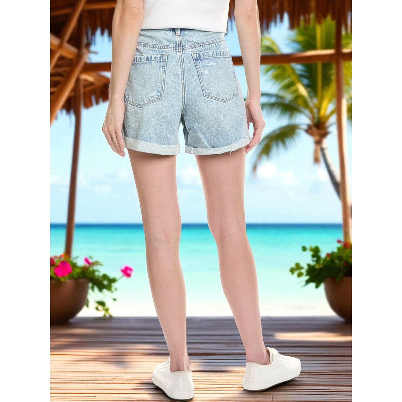 BLANKNYC BLANK NYC The Perry Mom Short - Size 28 - Light Blue - NWT Size 28" / US 6 / IT 42 - 7 Thumbnail