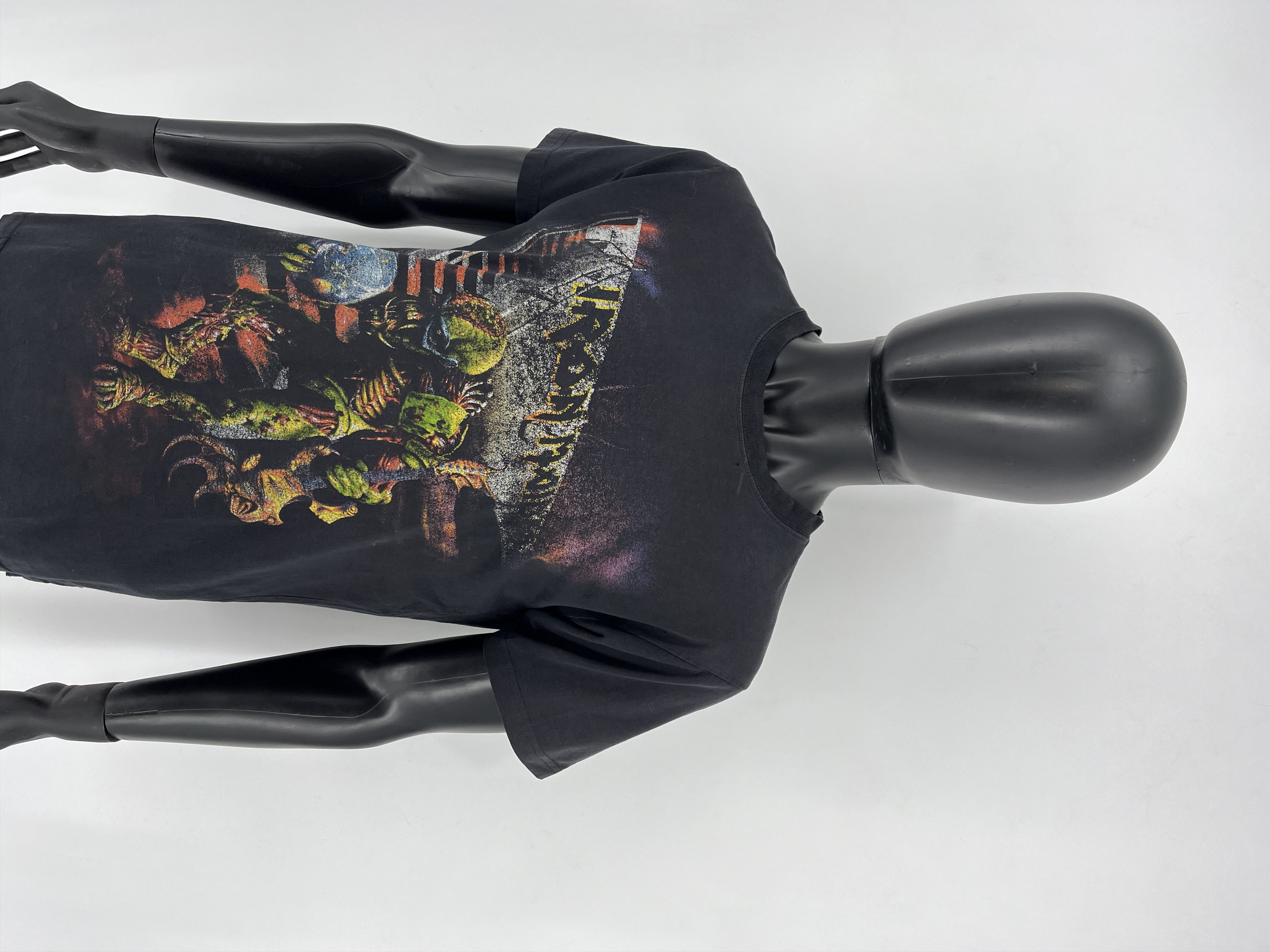Band Tees Vintage Iron Maiden The Final Frontier 2011 Tour T-Shirt Size US M / EU 48-50 / 2 - 4 Thumbnail