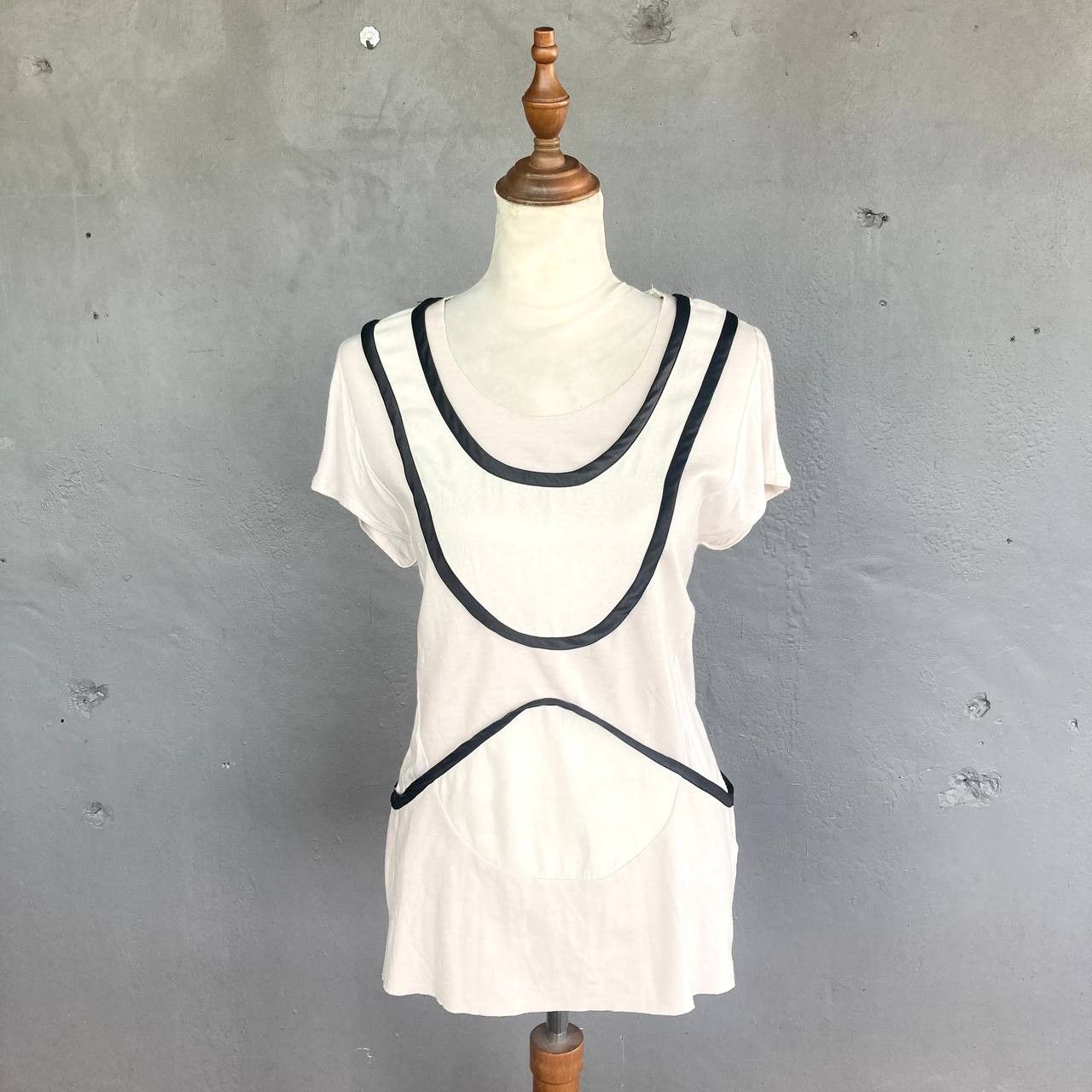 Issey Miyake 2010 Ready-To-Wear Fall Collection Piping Top Size S / US 4 / IT 40 - 2 Thumbnail