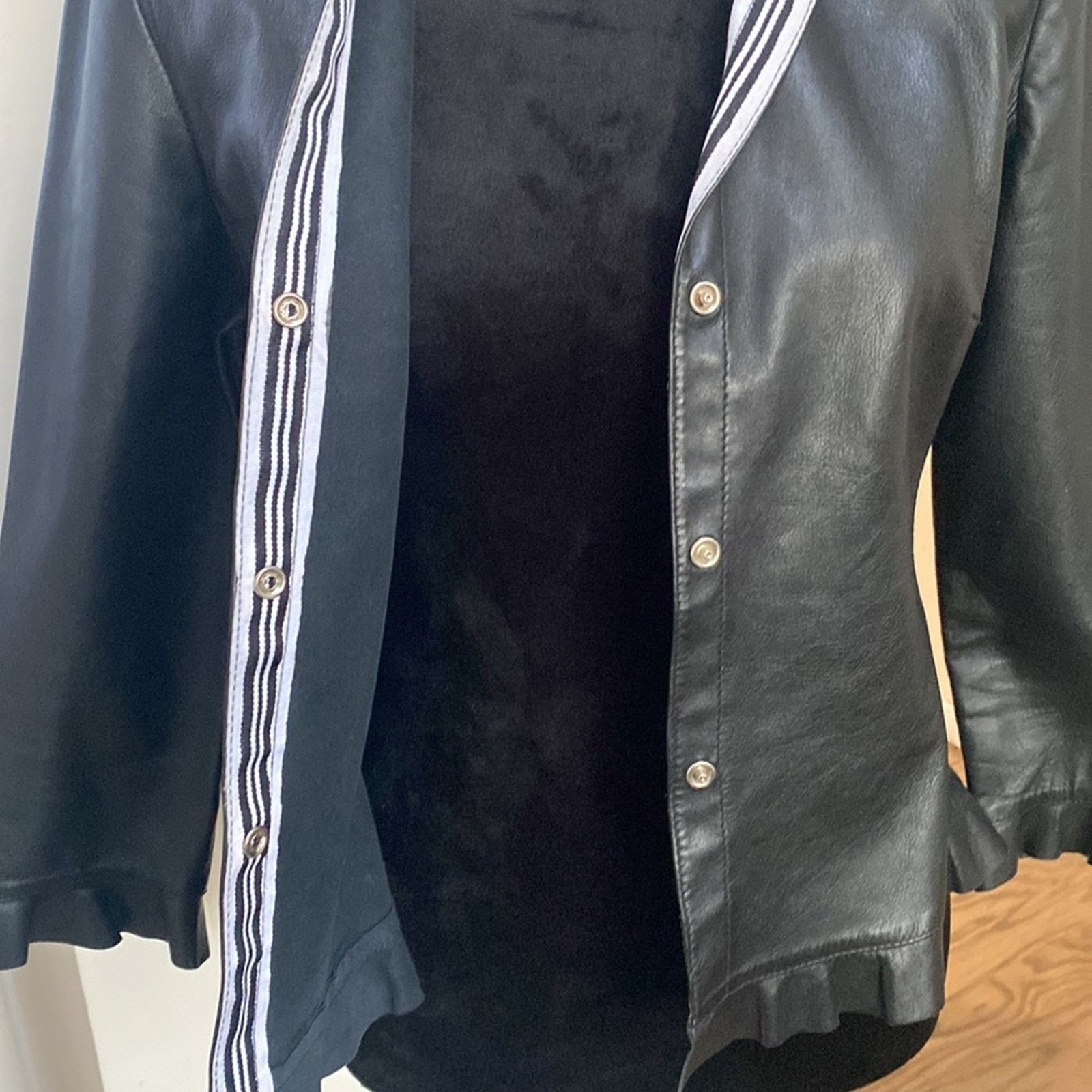 Bcbgmaxazria BCBGMaxazria Black Leather Jacket Size Small Size S / US 4 / IT 40 - 3 Thumbnail