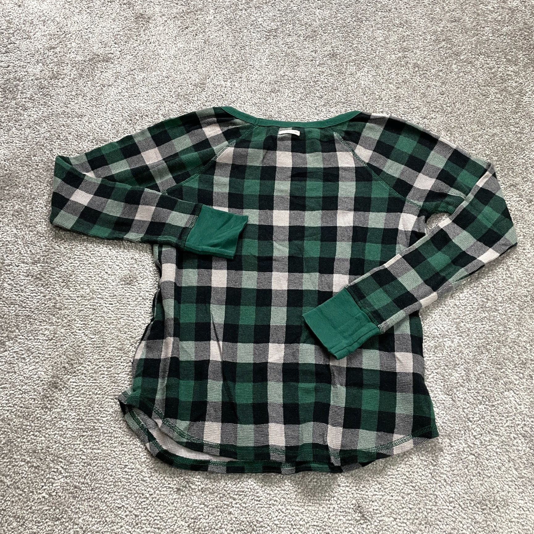 Victoria's Secret VINTAGE? No. Victoria's Secret Pajama Top Shirt Women S Green Plaid Knit Long Sleeve Round Neck Sleepwear Contemporary Classic Size S / US 4 / IT 40 - 2 Thumbnail