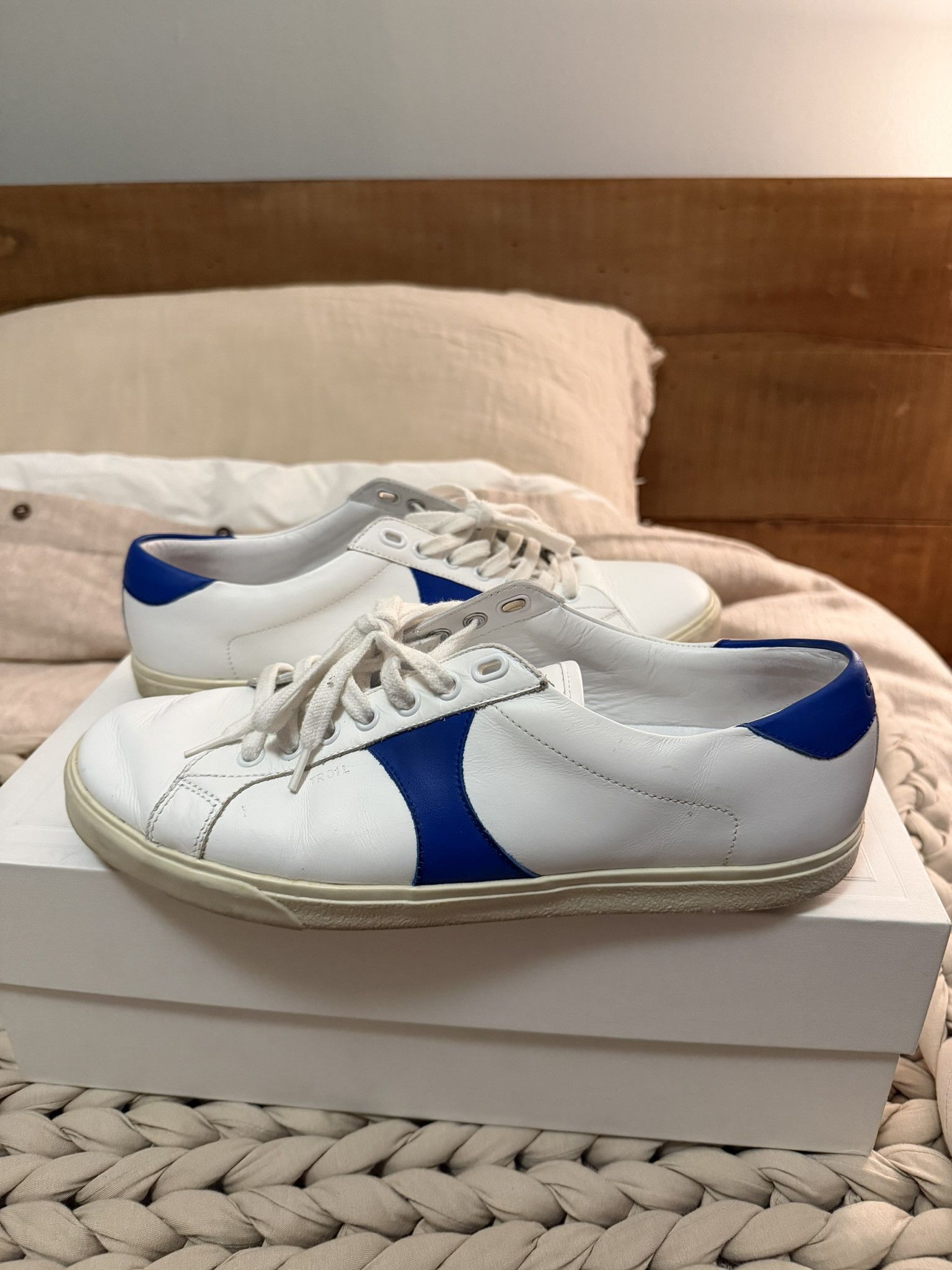Celine Celine Shoes Celine White And Blue Leather Size: 42 Size US 9 / EU 42 - 1 Thumbnail