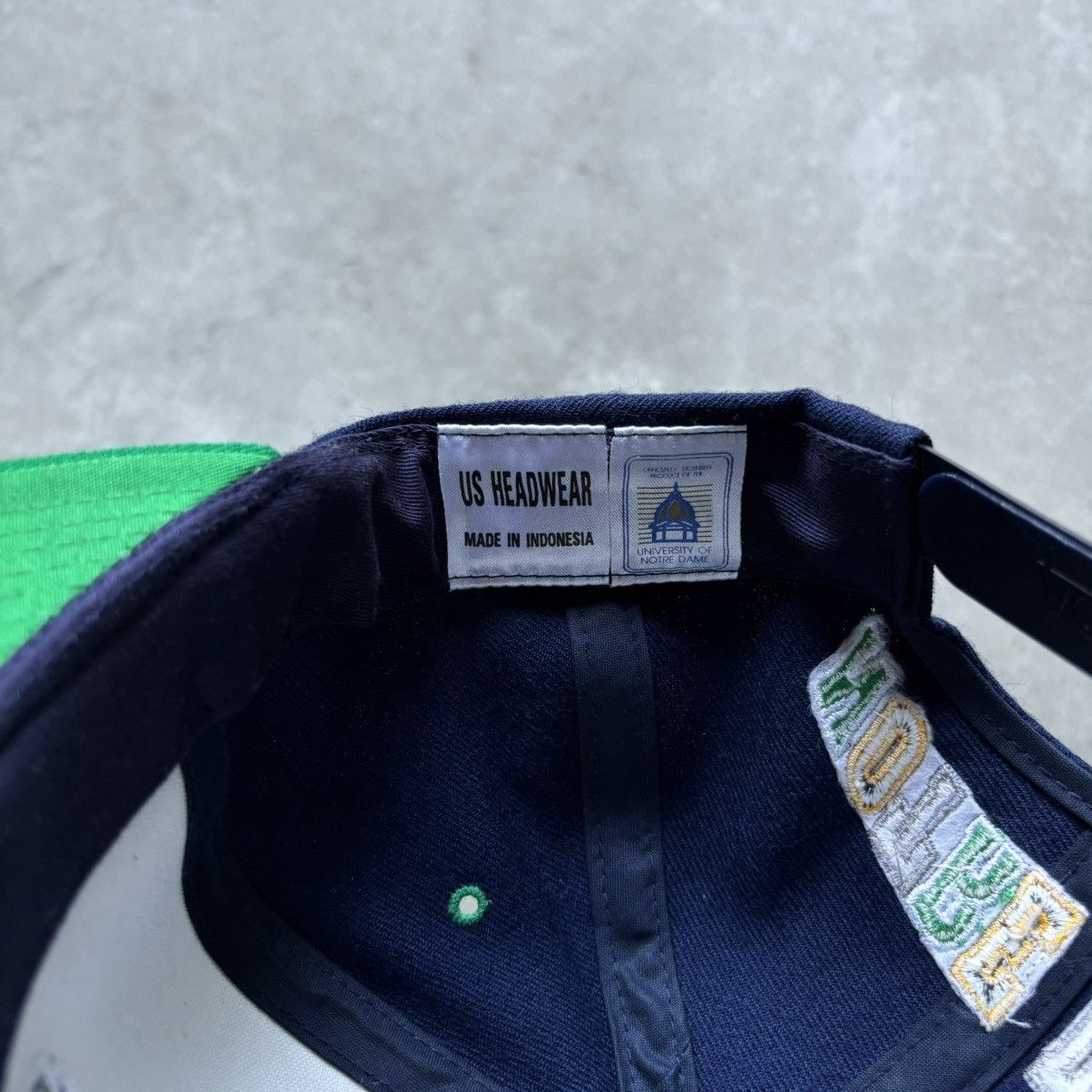 Vintage vintage 90s UNIVERSITY OF NOTRE DAME spellout Snapback hat Size ONE SIZE - 7 Thumbnail