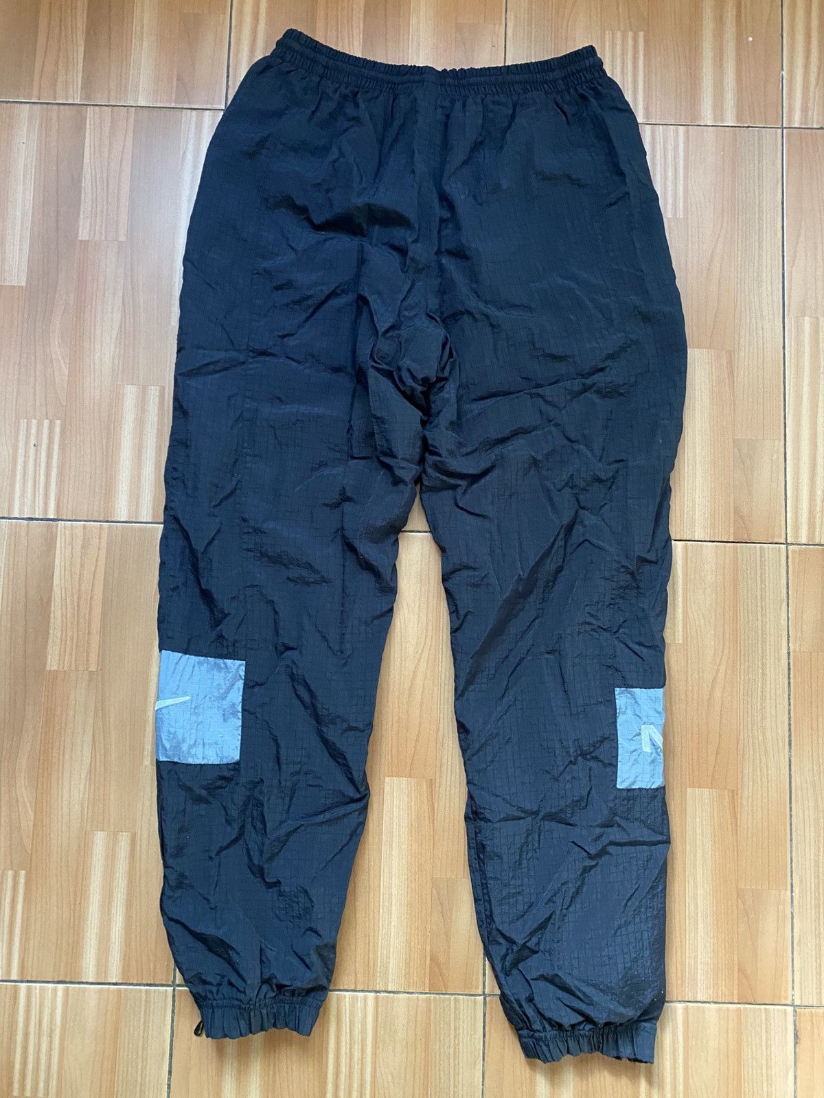 Vintage Vintage Nike sweatpants black nylon Size US 32 / EU 48 - 4 Thumbnail
