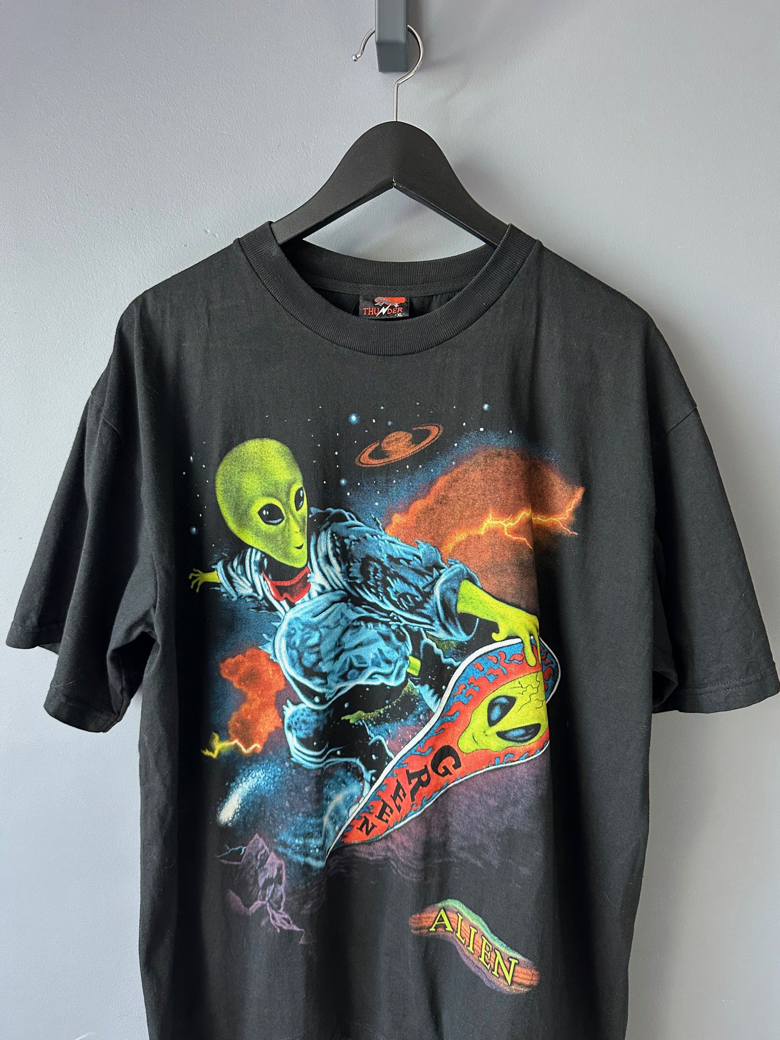 Vintage Vintage Alien UFO overprint t shirt tee Y2K swag streetwear Size US XL / EU 56 / 4 - 4 Thumbnail