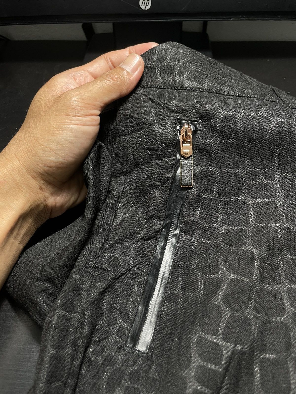 Givenchy Givenchy Crocodile-Embossed Textured Pants Size 34" / US 12 / IT 48 - 14 Thumbnail