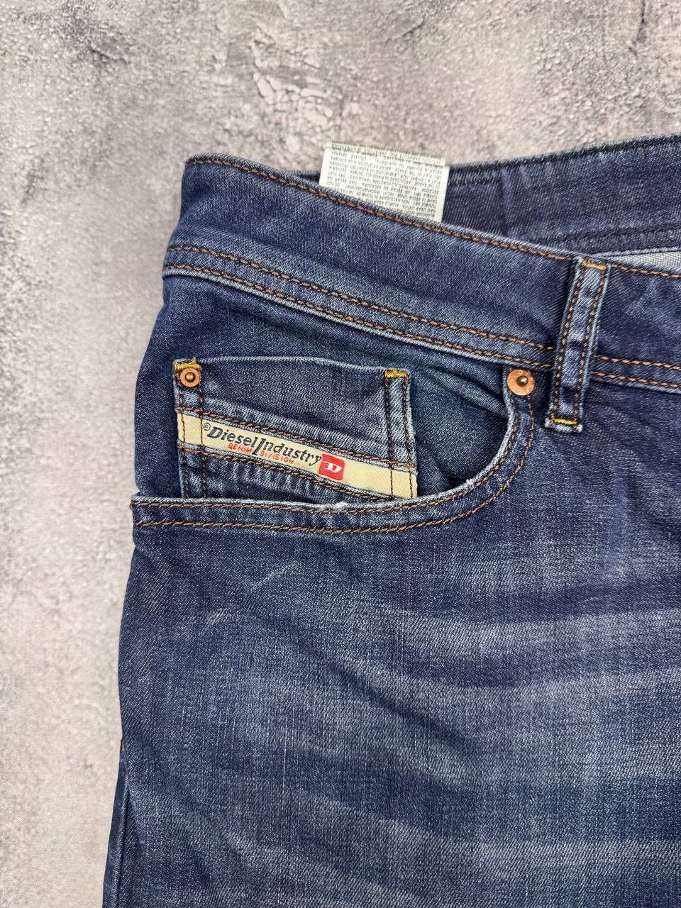 Diesel Diesel Men Dark Blue Denim Jeans Pants Straight Fit Size W34 Size US 34 / EU 50 - 8 Thumbnail