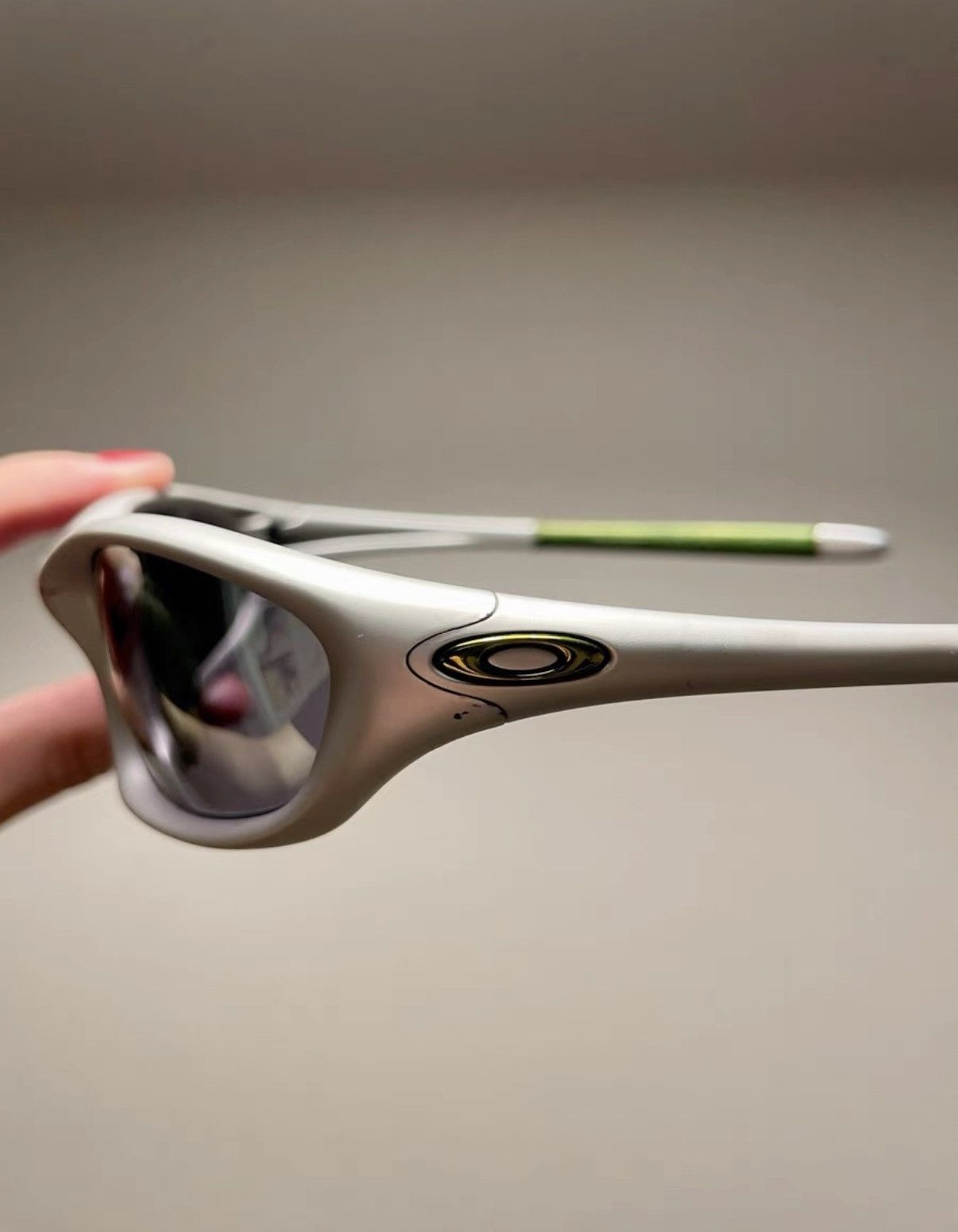 Oakley Silver Oval Frame Sunglasses Size ONE SIZE - 4 Thumbnail