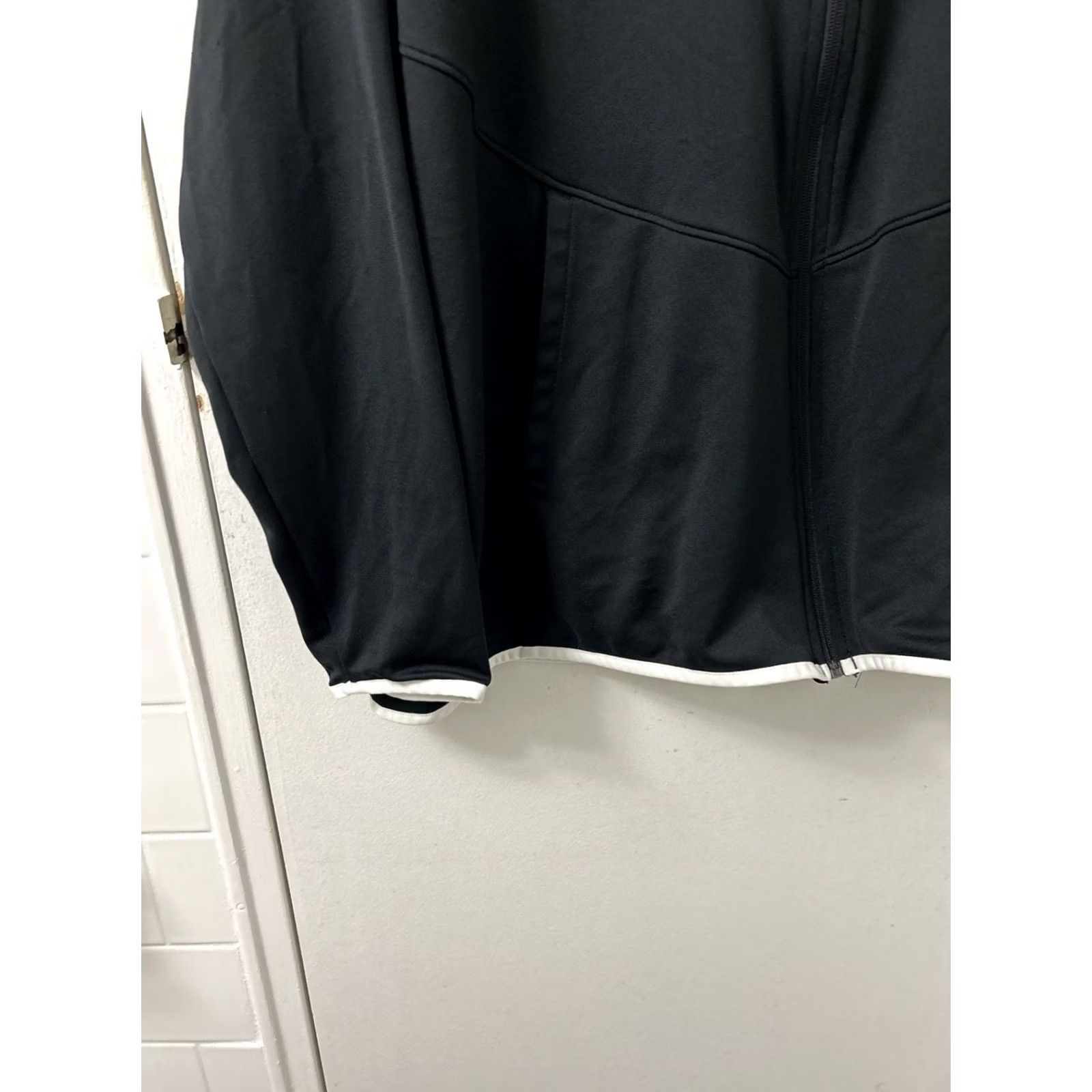 Under Armour Under Armour Track Jacket Mens 2XL Black White Full Zip Loose Fit Athletic L/S Size US XXL / EU 58 / 5 - 6 Thumbnail