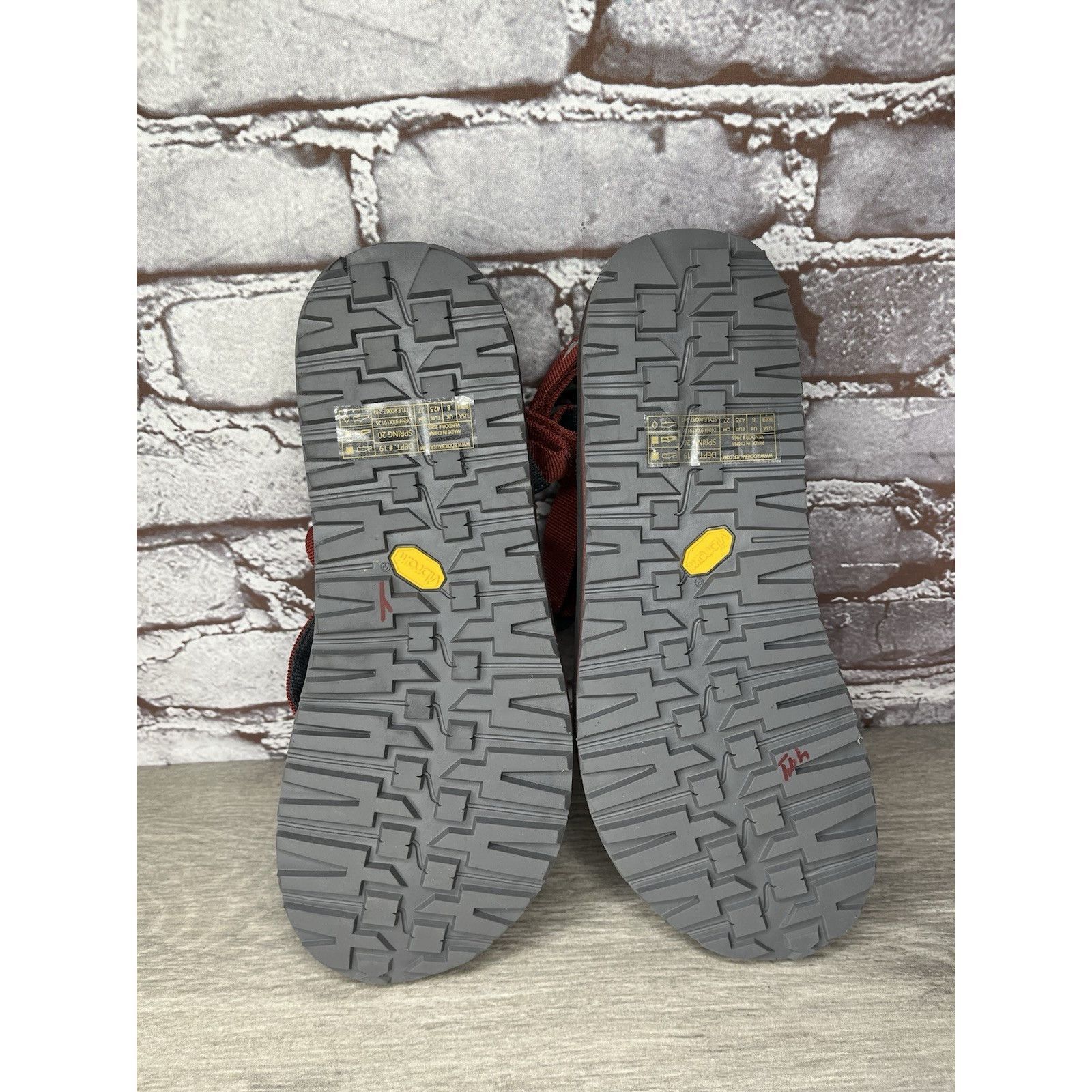 Eddie Bauer Eddie Bauer Minimalist T-Strap Thong Vibram bedrock Red Sand Size US 9 / IT 39 - 9 Thumbnail