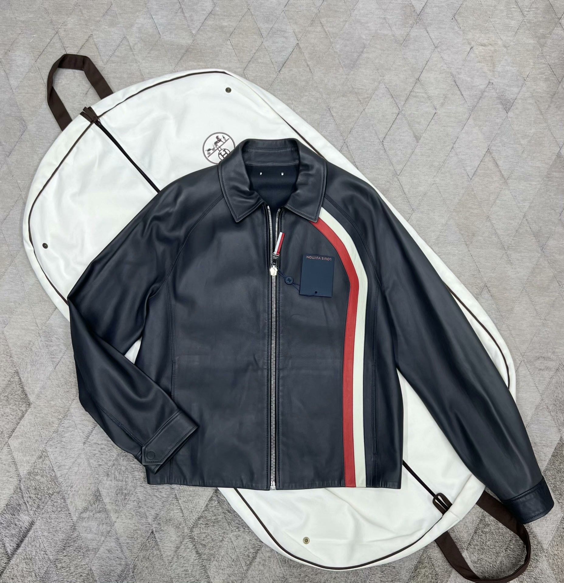 Louis Vuitton Louis Vuitton Reversible Sheepskin Jacket Size US L / EU 52-54 / 3 - 1 Thumbnail